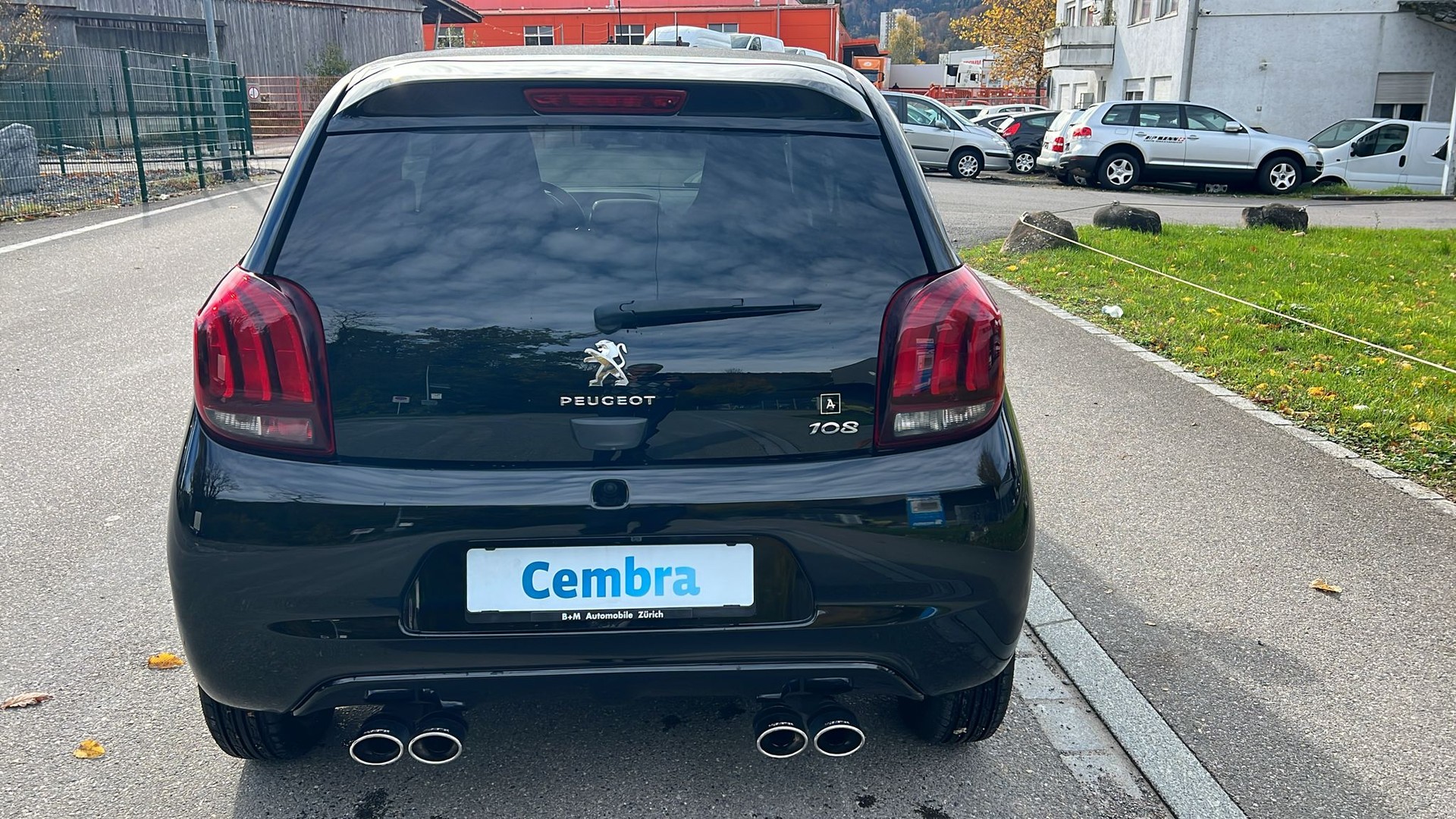 PEUGEOT 108 1.2 VTi Allure Top-image-8