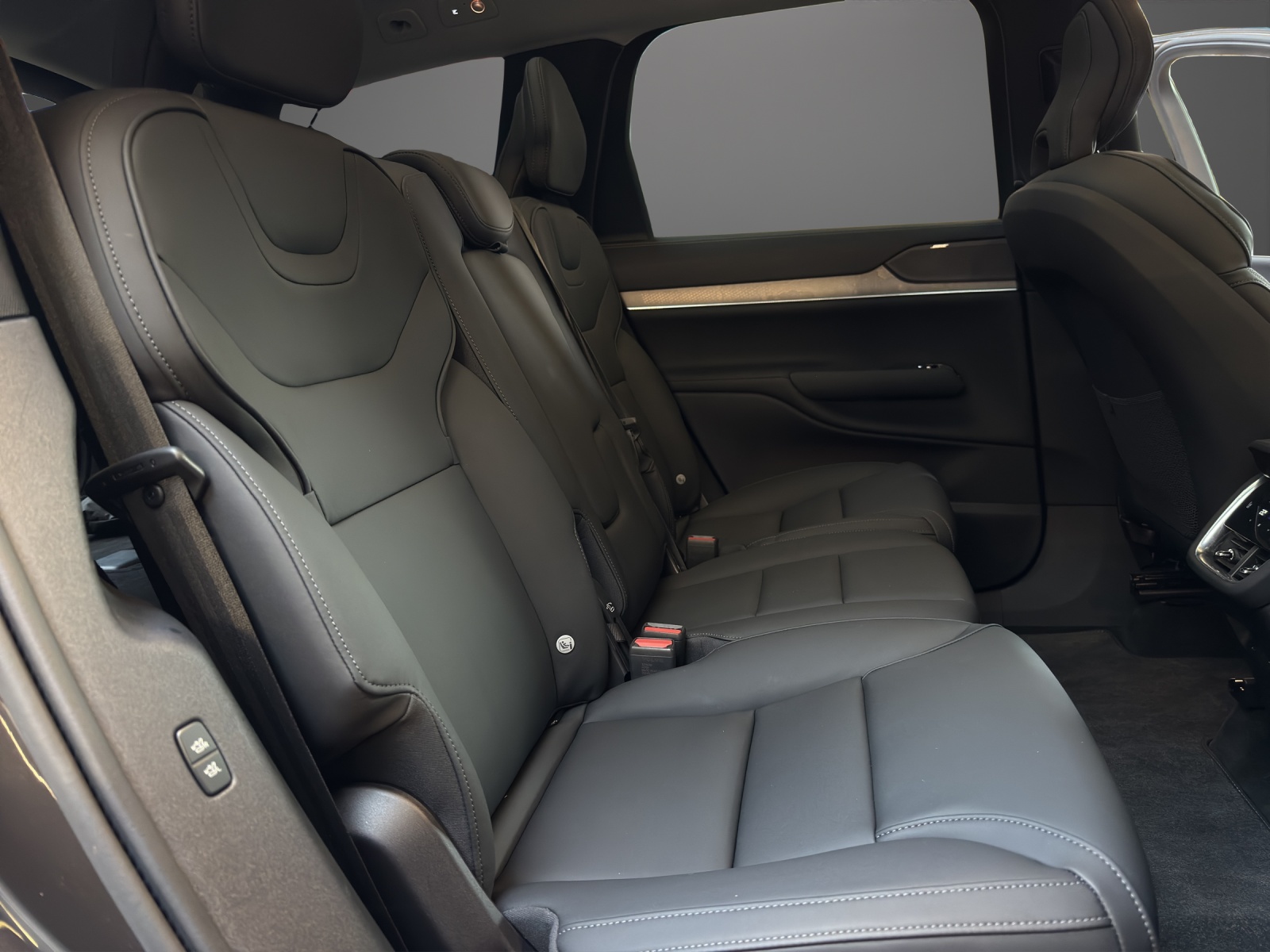 VOLVO EX90 Twin Ultra AWD-image-16