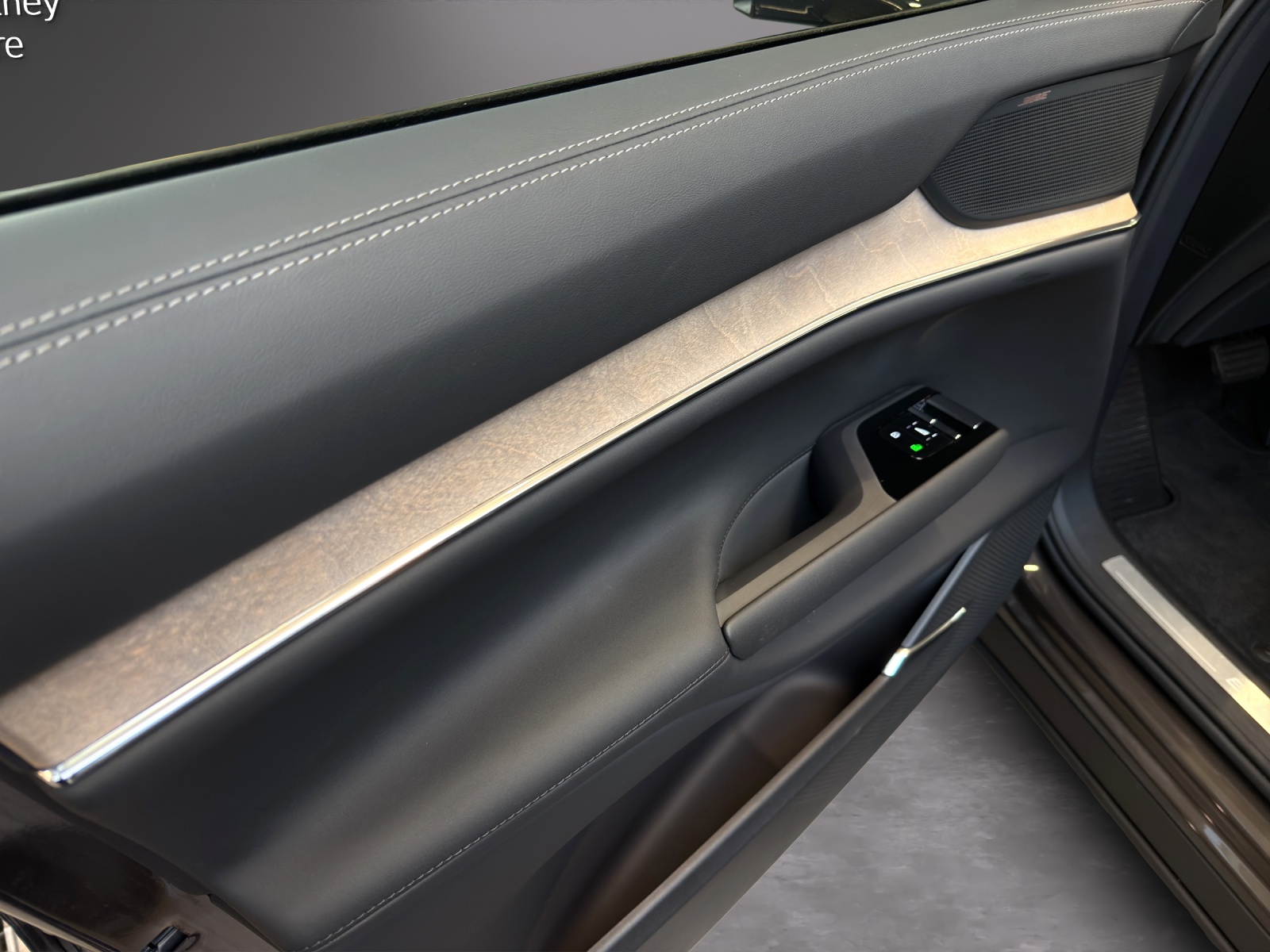 VOLVO EX90 Twin Ultra AWD-image-10