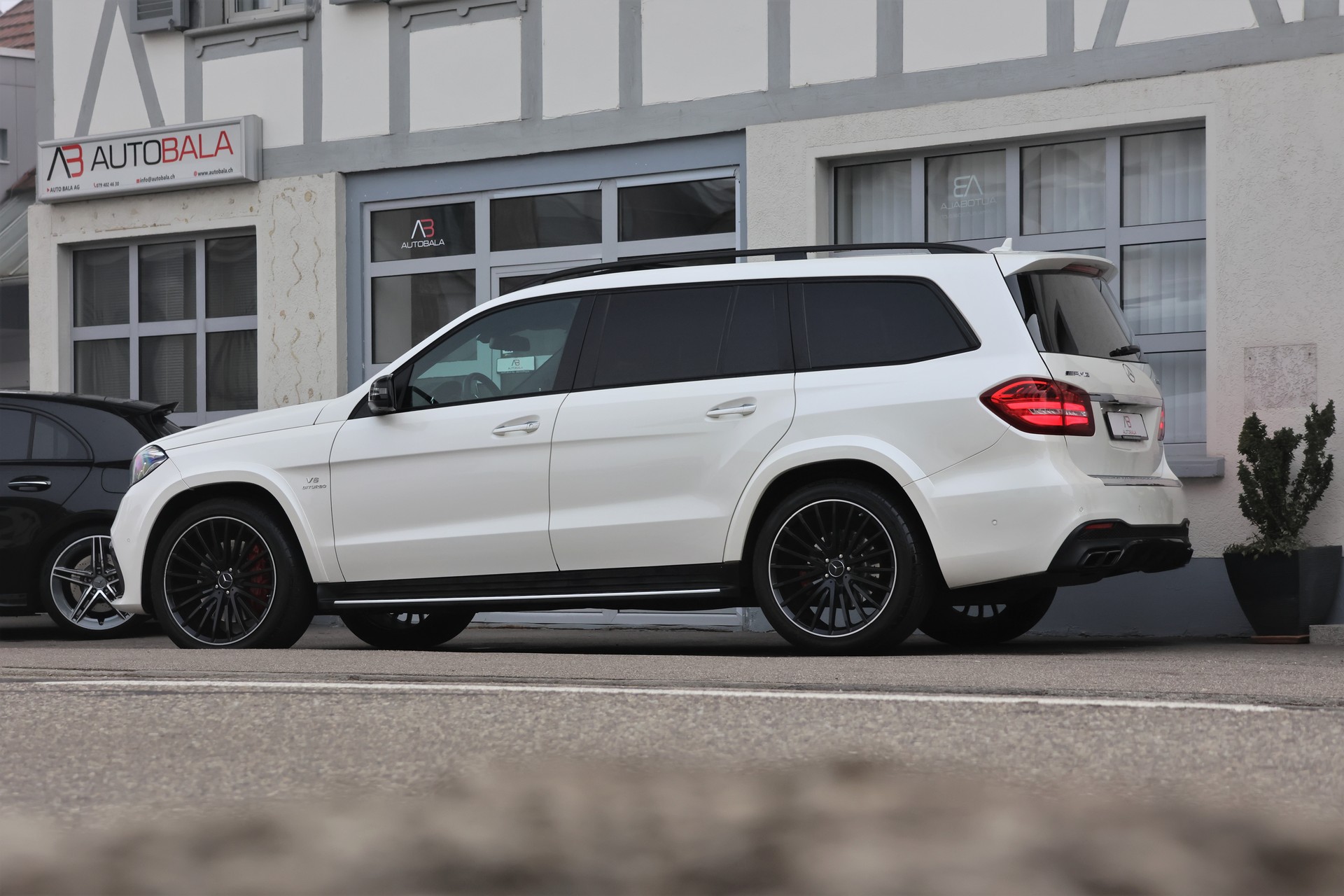 MERCEDES-BENZ GLS 63 AMG 4Matic Speedshift Plus 7G-Tronic (CH)-showroom-element-3