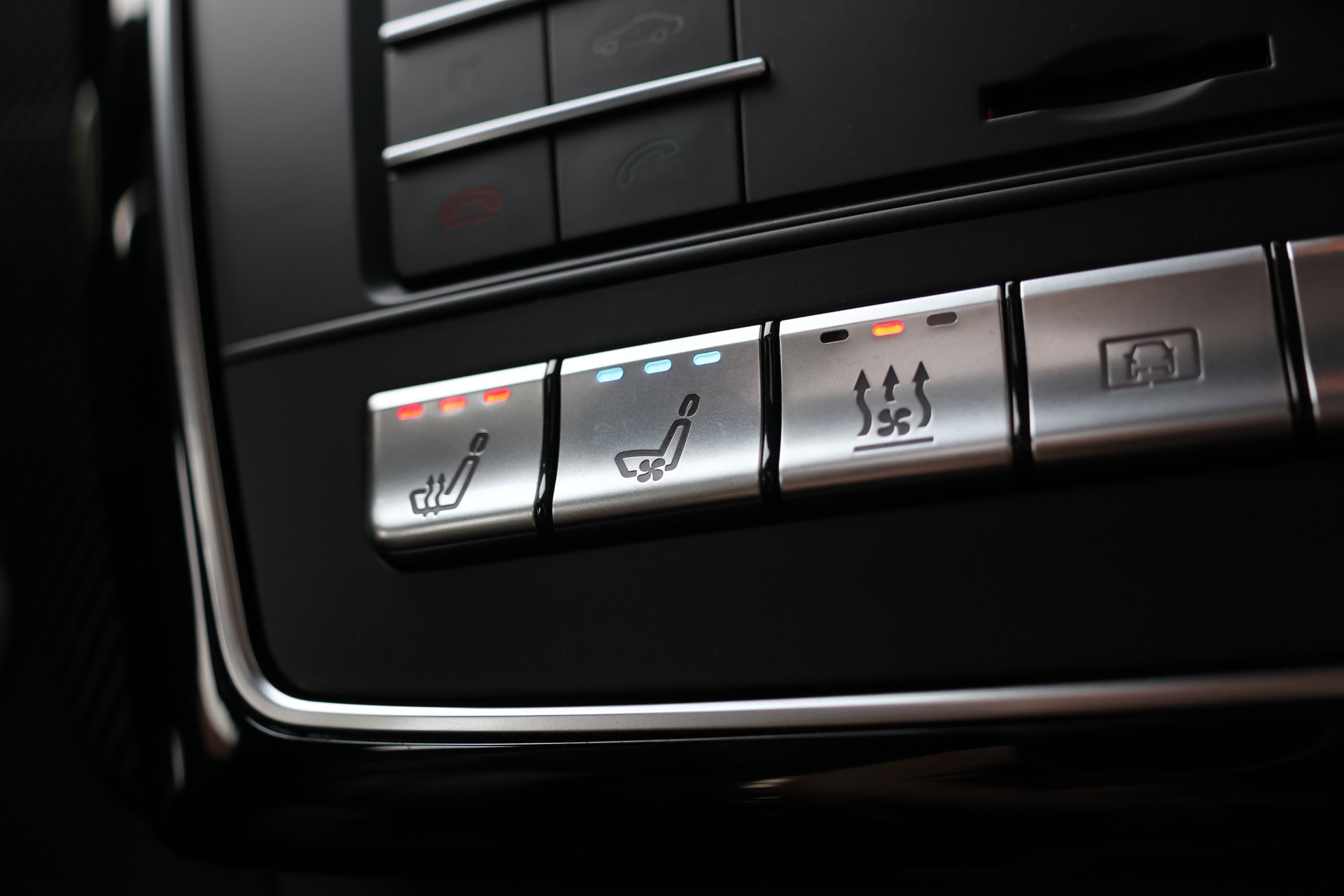 MERCEDES-BENZ GLS 63 AMG 4Matic Speedshift Plus 7G-Tronic (CH)-image-28