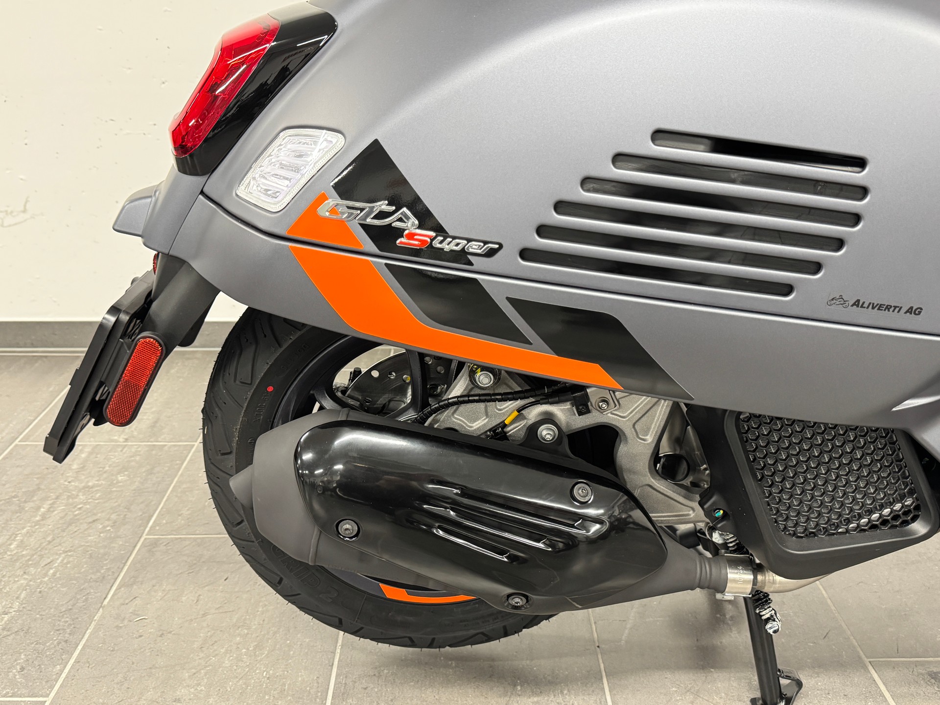 PIAGGIO Vespa GTS 125 Super Sport RST Euro 5+-image-10