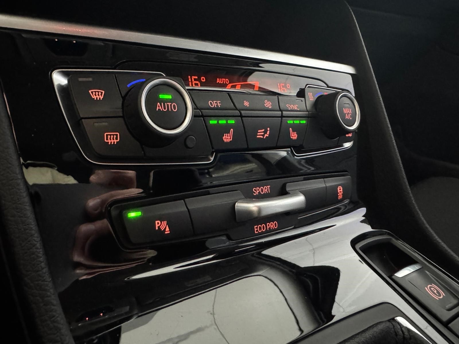 BMW 216d Gran Tourer-image-17