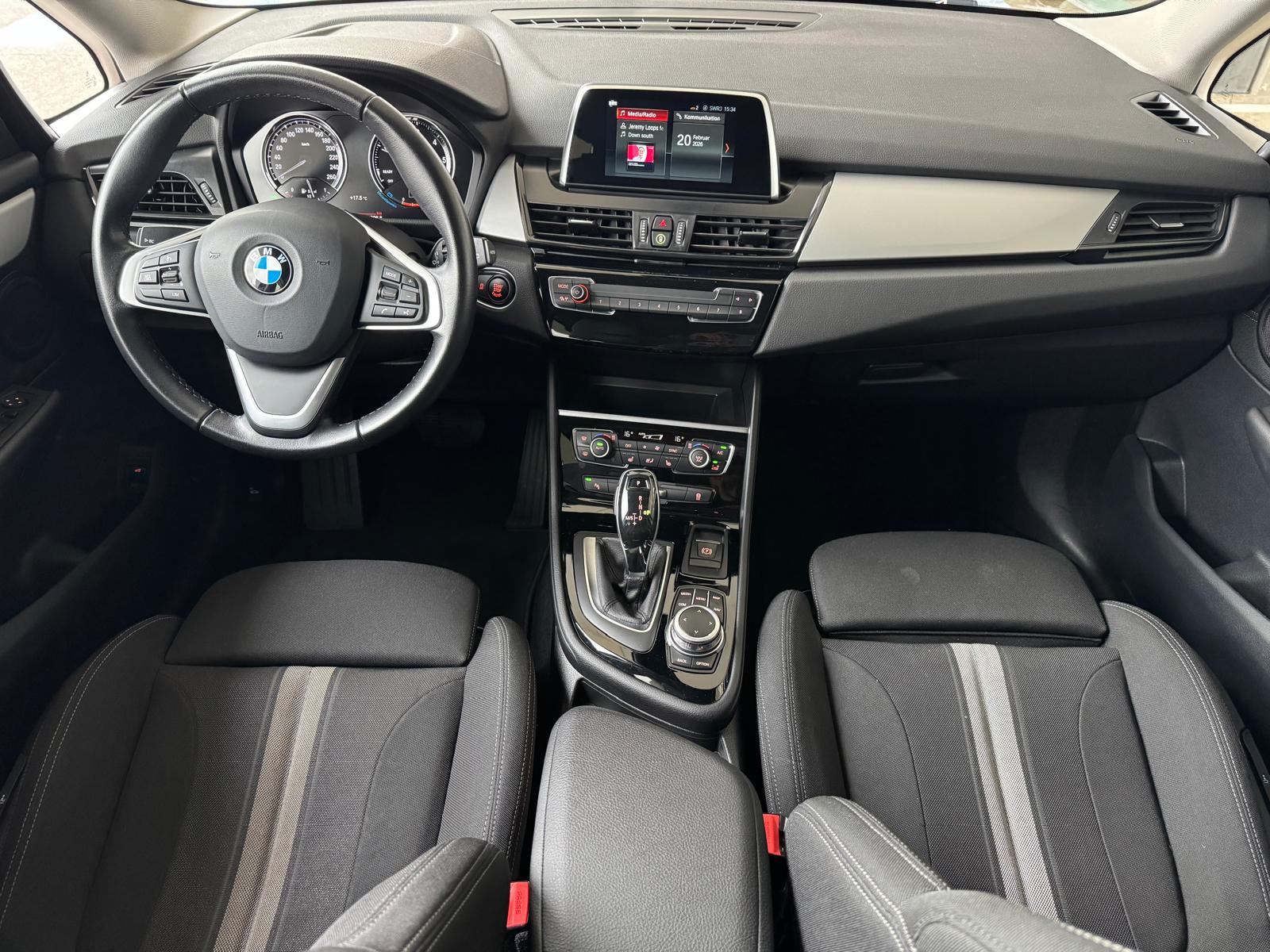 BMW 216d Gran Tourer-image-9