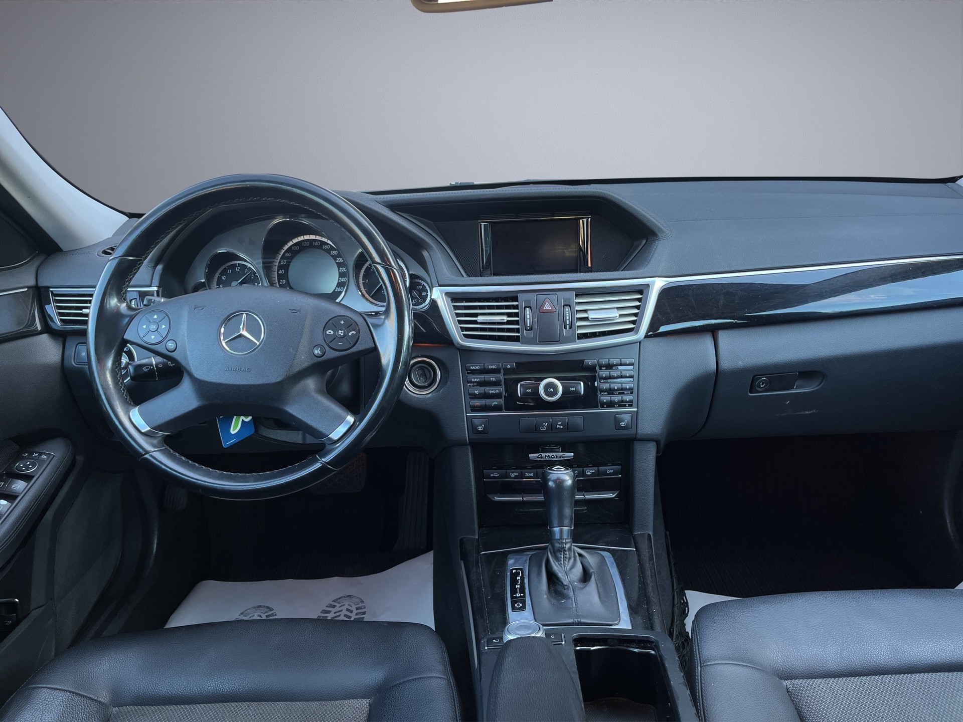 MERCEDES-BENZ E 250 CDI BlueEff. Avantgarde 4Matic 7G-Tronic-image-9