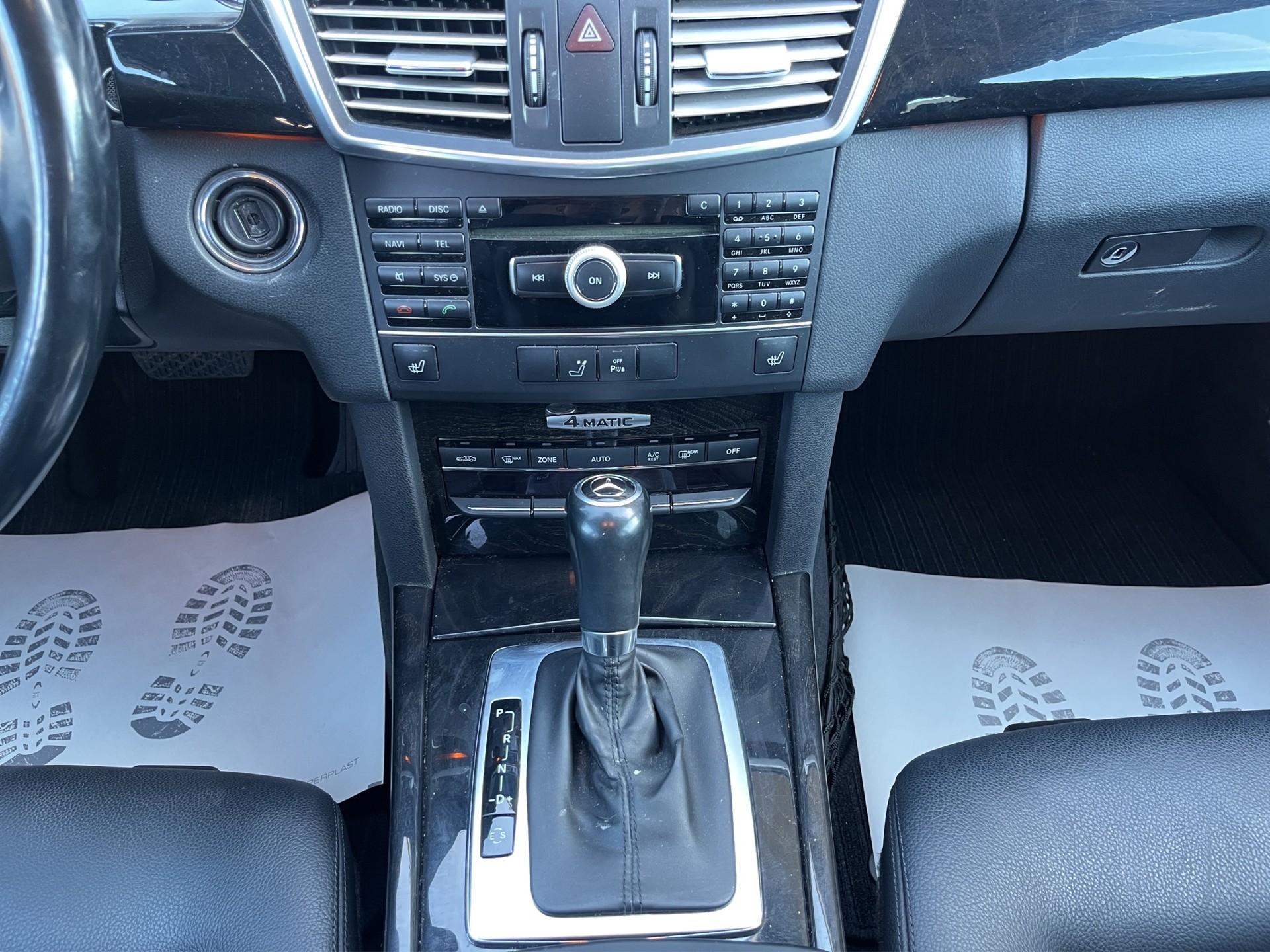 MERCEDES-BENZ E 250 CDI BlueEff. Avantgarde 4Matic 7G-Tronic-image-11