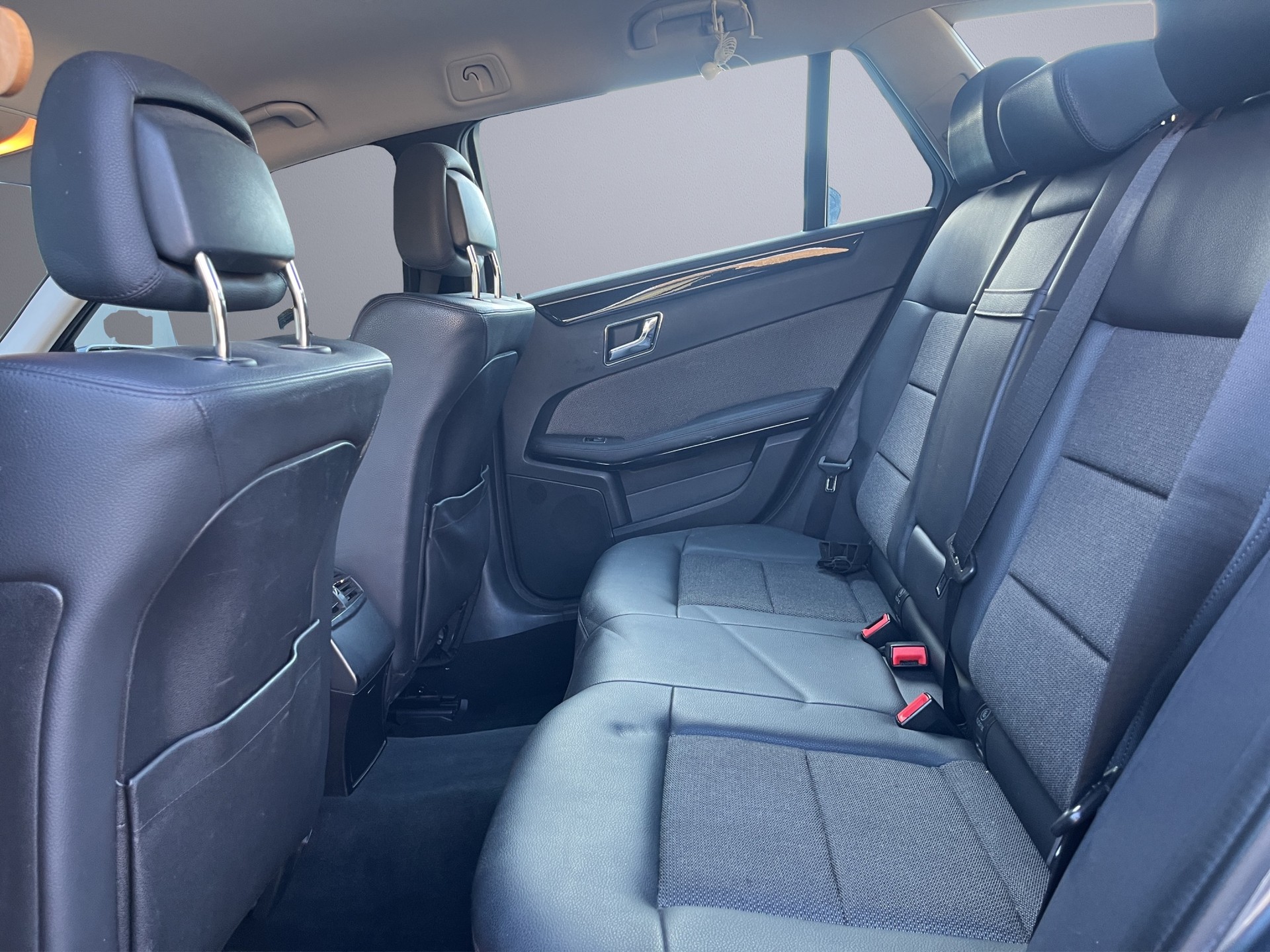 MERCEDES-BENZ E 250 CDI BlueEff. Avantgarde 4Matic 7G-Tronic-image-14