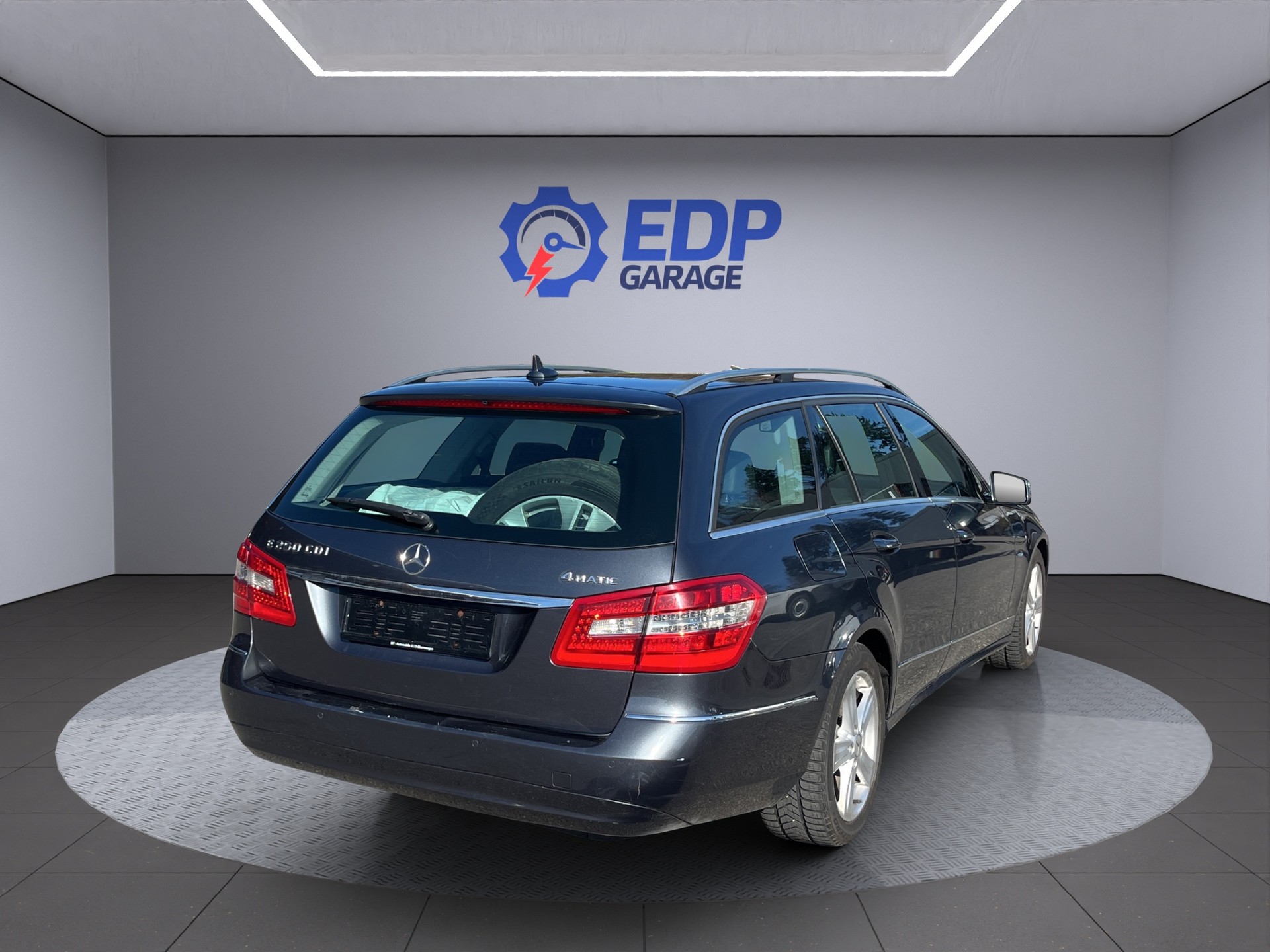 MERCEDES-BENZ E 250 CDI BlueEff. Avantgarde 4Matic 7G-Tronic-image-5