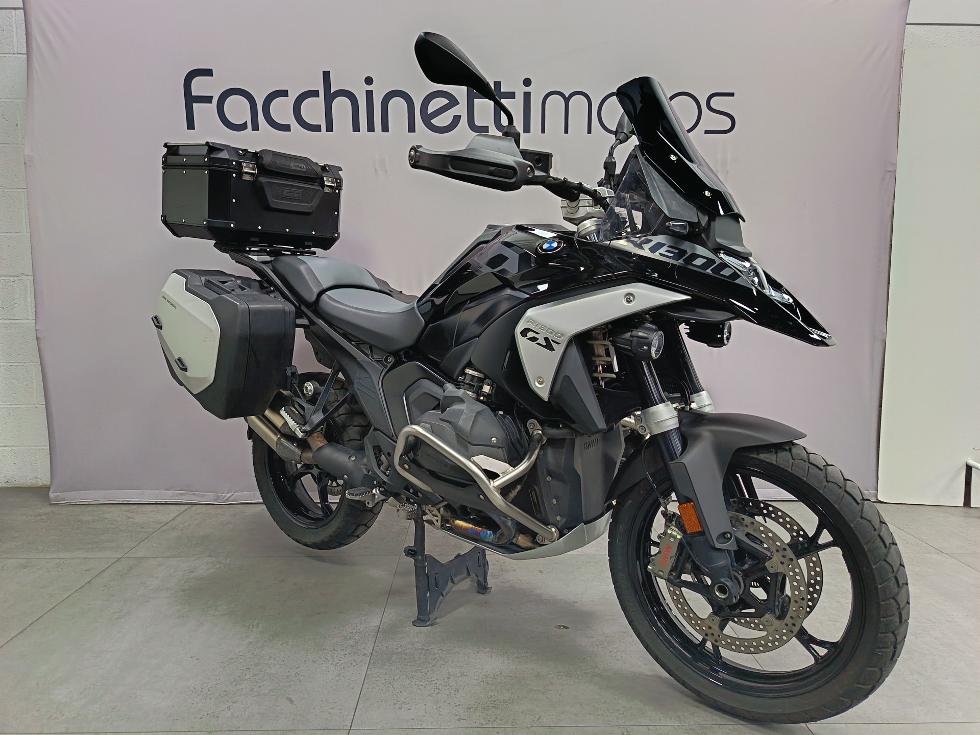 BMW R 1300 GS Triple Black-image-1