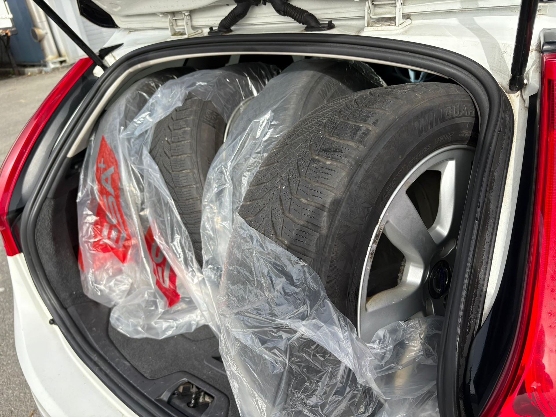 VOLVO V60 D4 AWD Momentum Geartronic-image-7
