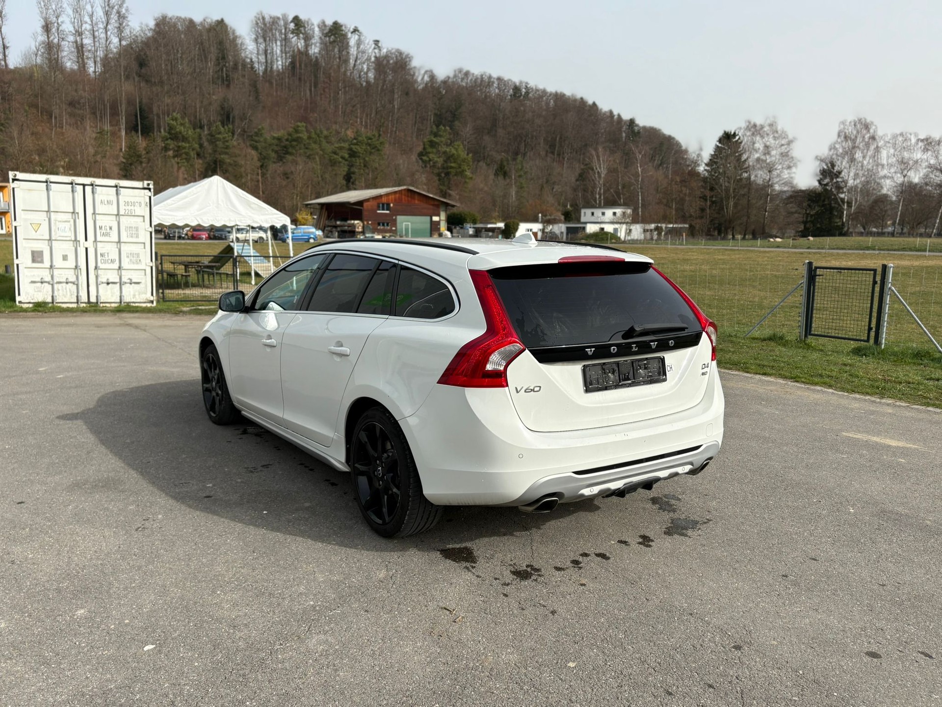 VOLVO V60 D4 AWD Momentum Geartronic-image-5