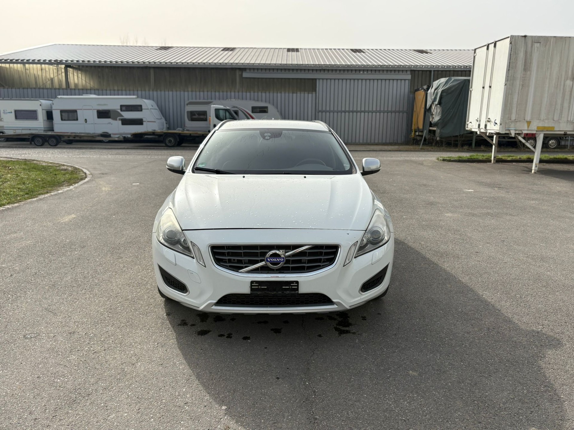 VOLVO V60 D4 AWD Momentum Geartronic-image-2
