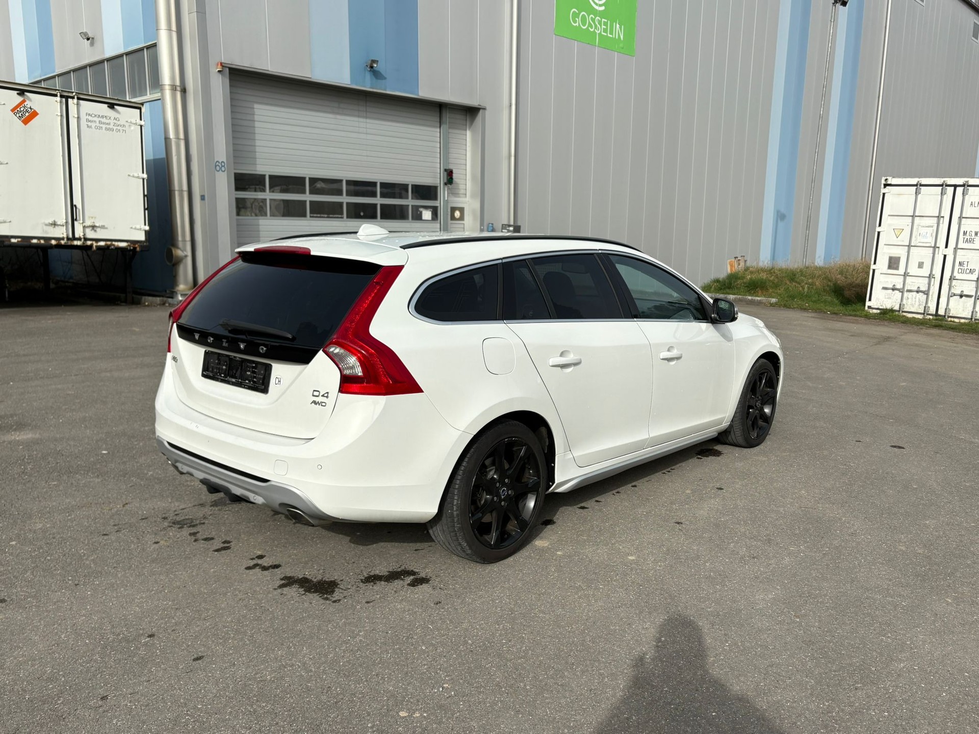 VOLVO V60 D4 AWD Momentum Geartronic-image-6