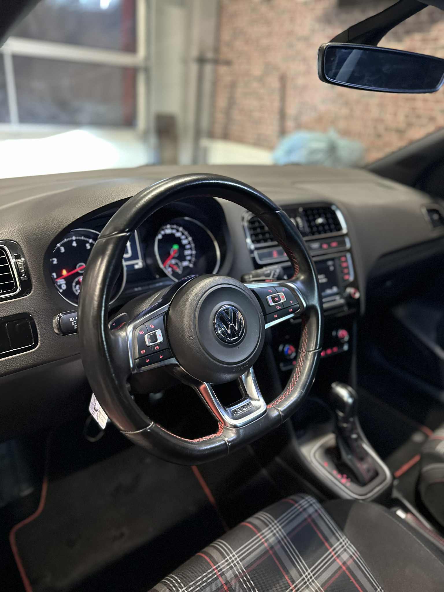 VW Polo 1.8 TSI GTI DSG-image-10
