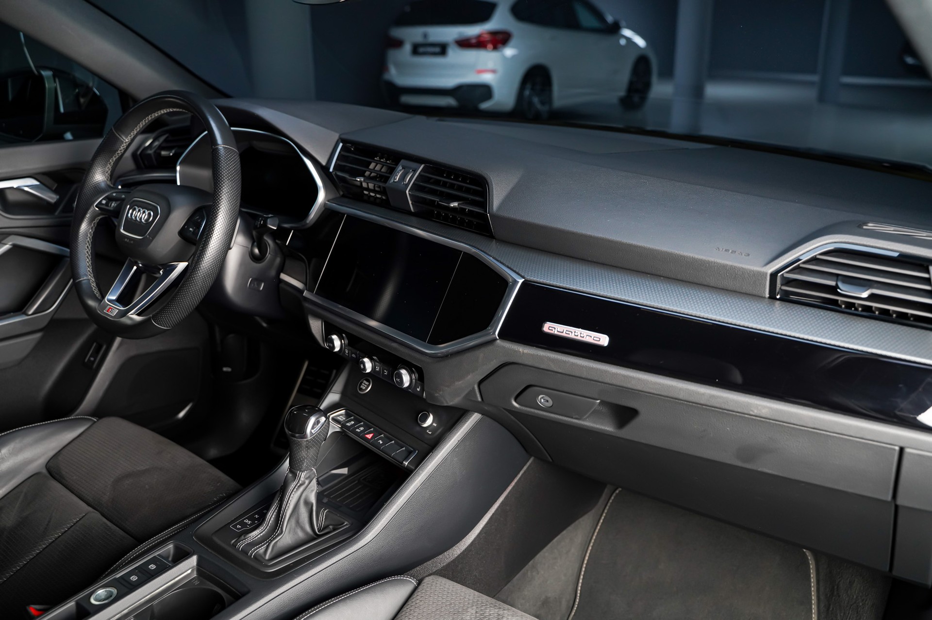 AUDI Q3 Sportback 40 TDI S line Attraction quattro S-tronic-image-19