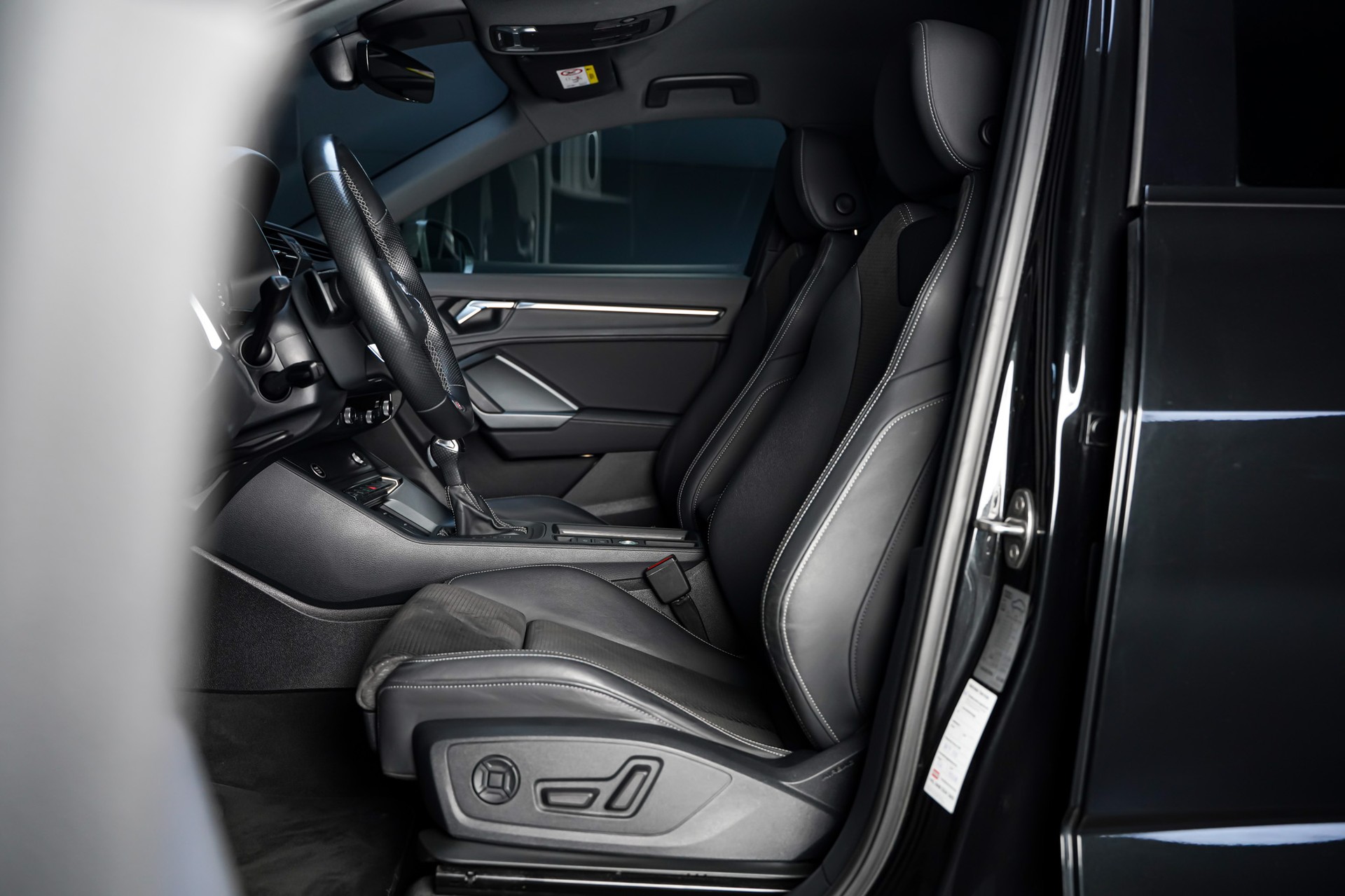 AUDI Q3 Sportback 40 TDI S line Attraction quattro S-tronic-image-11