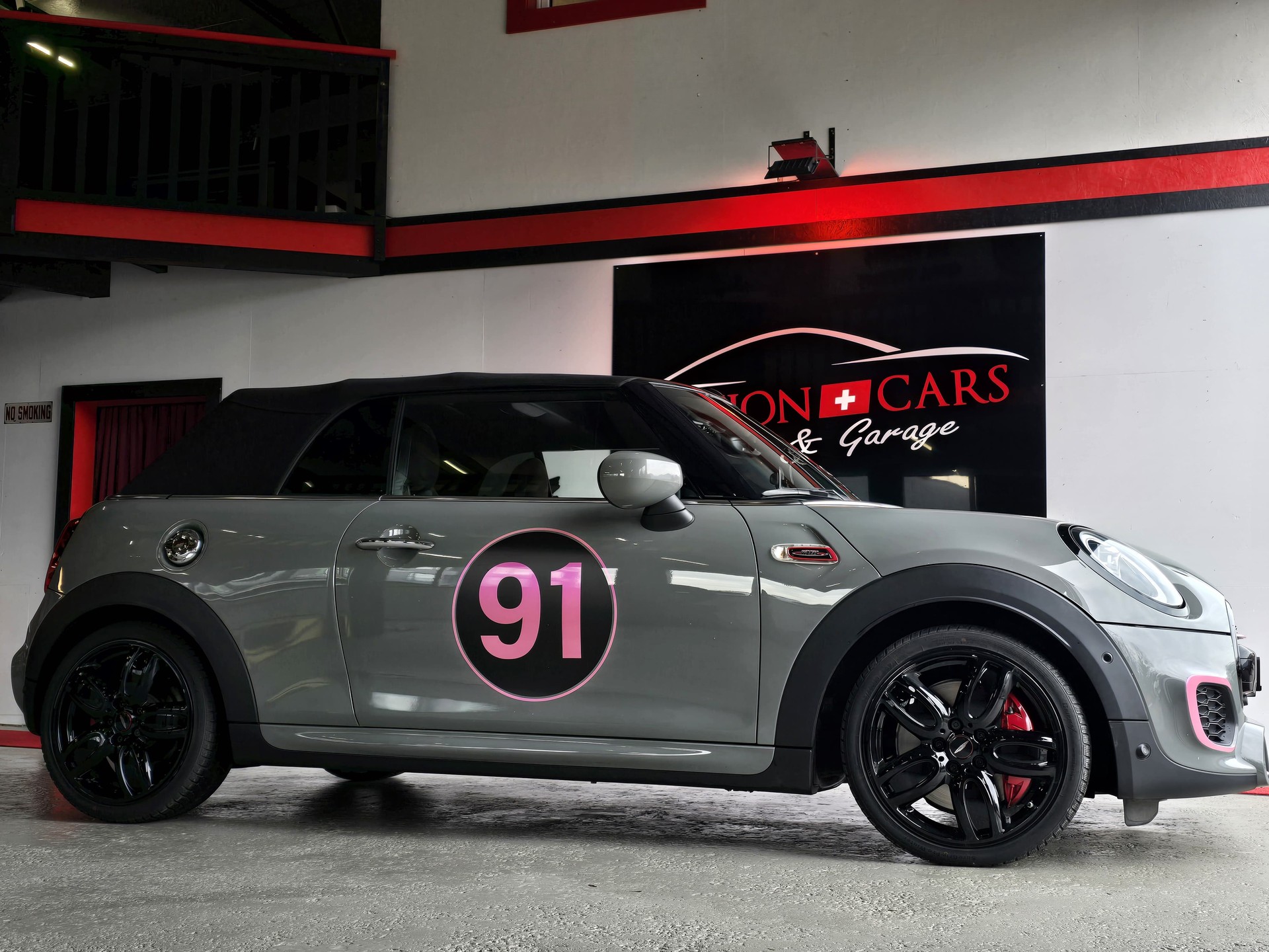 MINI Cooper John Cooper Works Cabriolet Steptronic-image-4