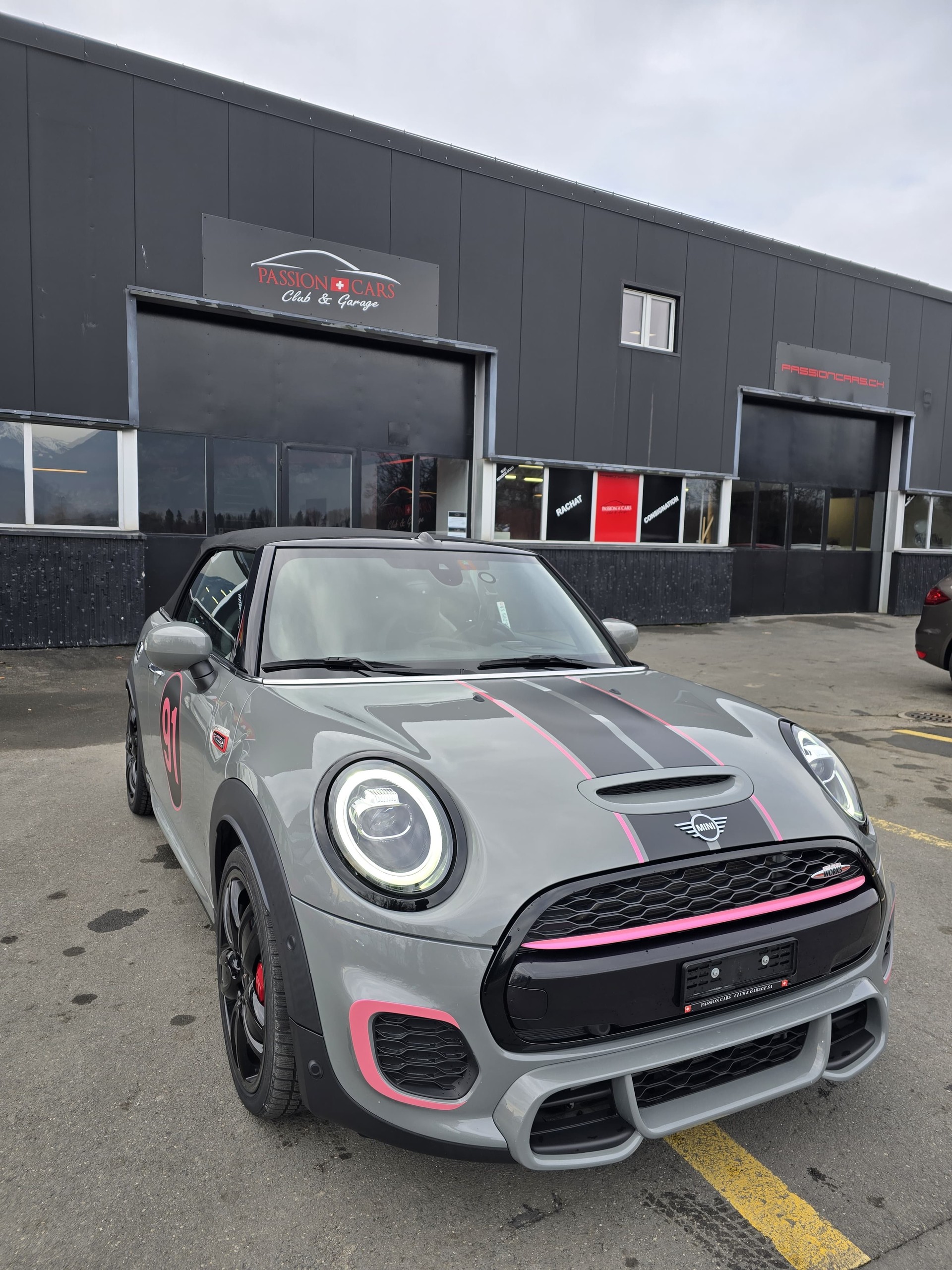 MINI Cooper John Cooper Works Cabriolet Steptronic-image-7