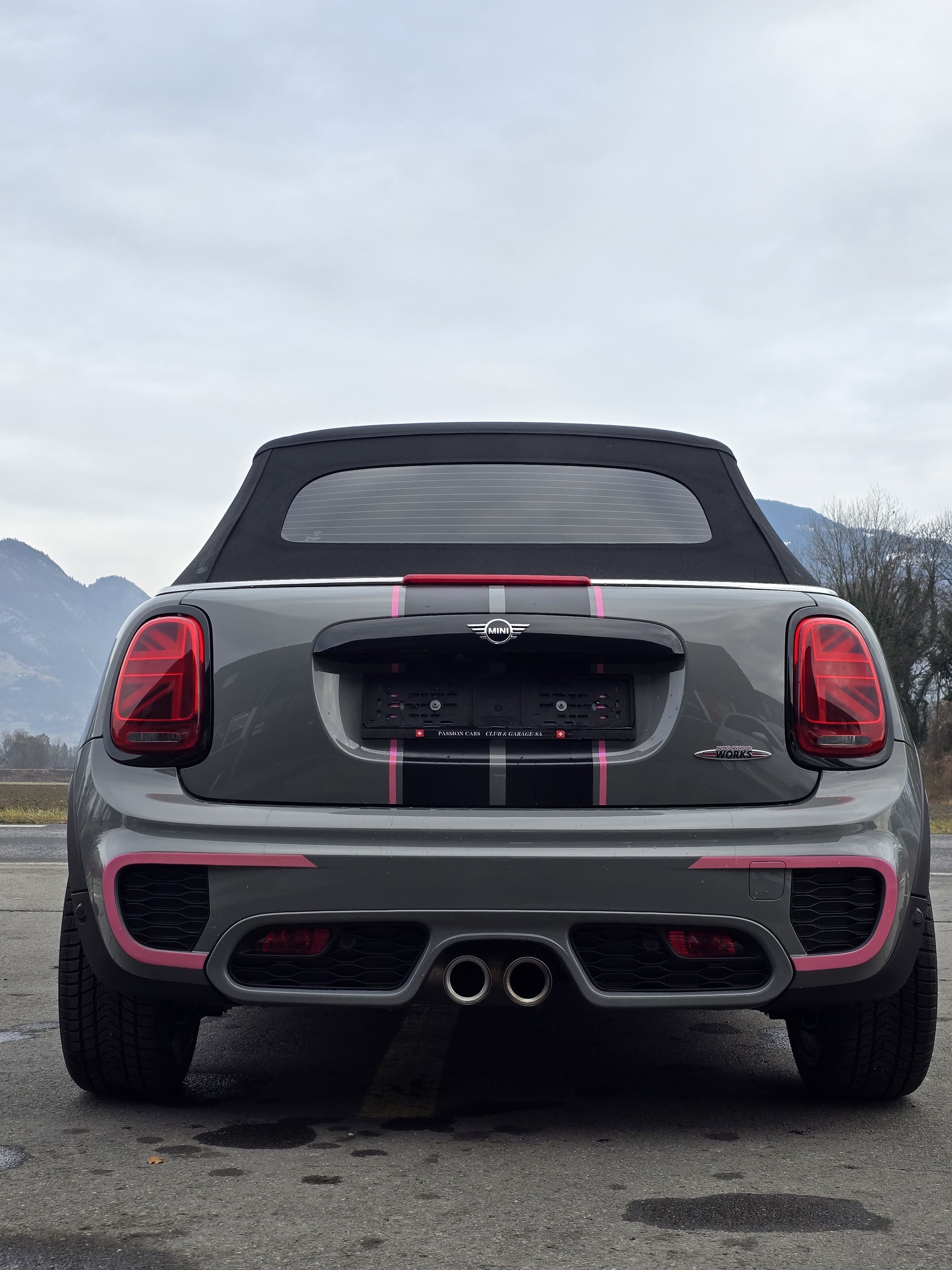 MINI Cooper John Cooper Works Cabriolet Steptronic-image-9