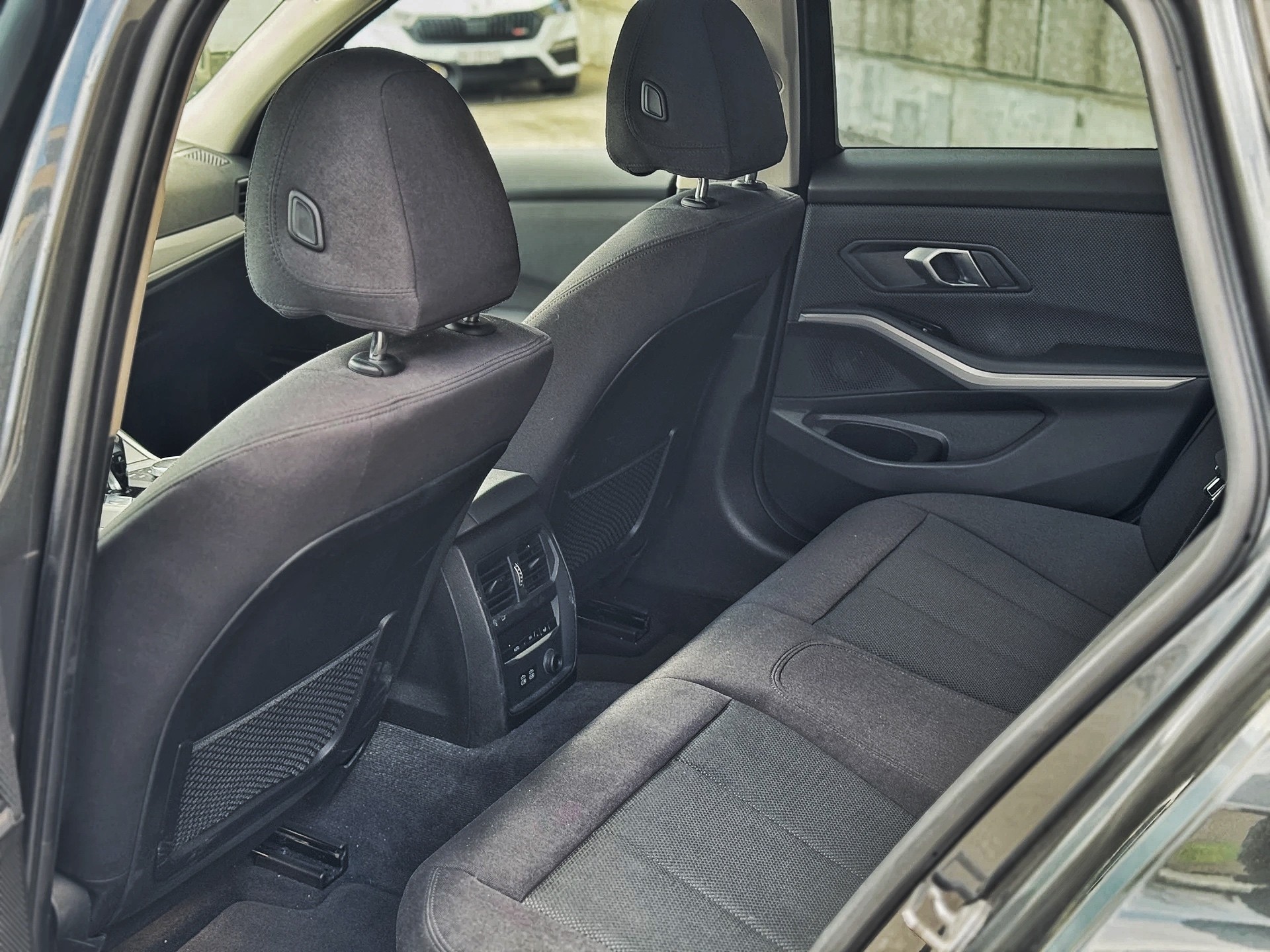 BMW 320d xDrive Touring Steptronic-image-7