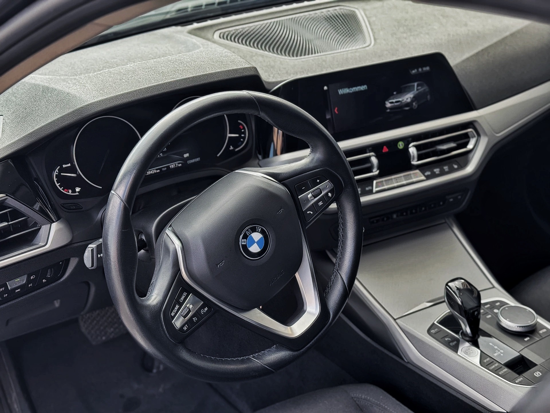BMW 320d xDrive Touring Steptronic-image-10