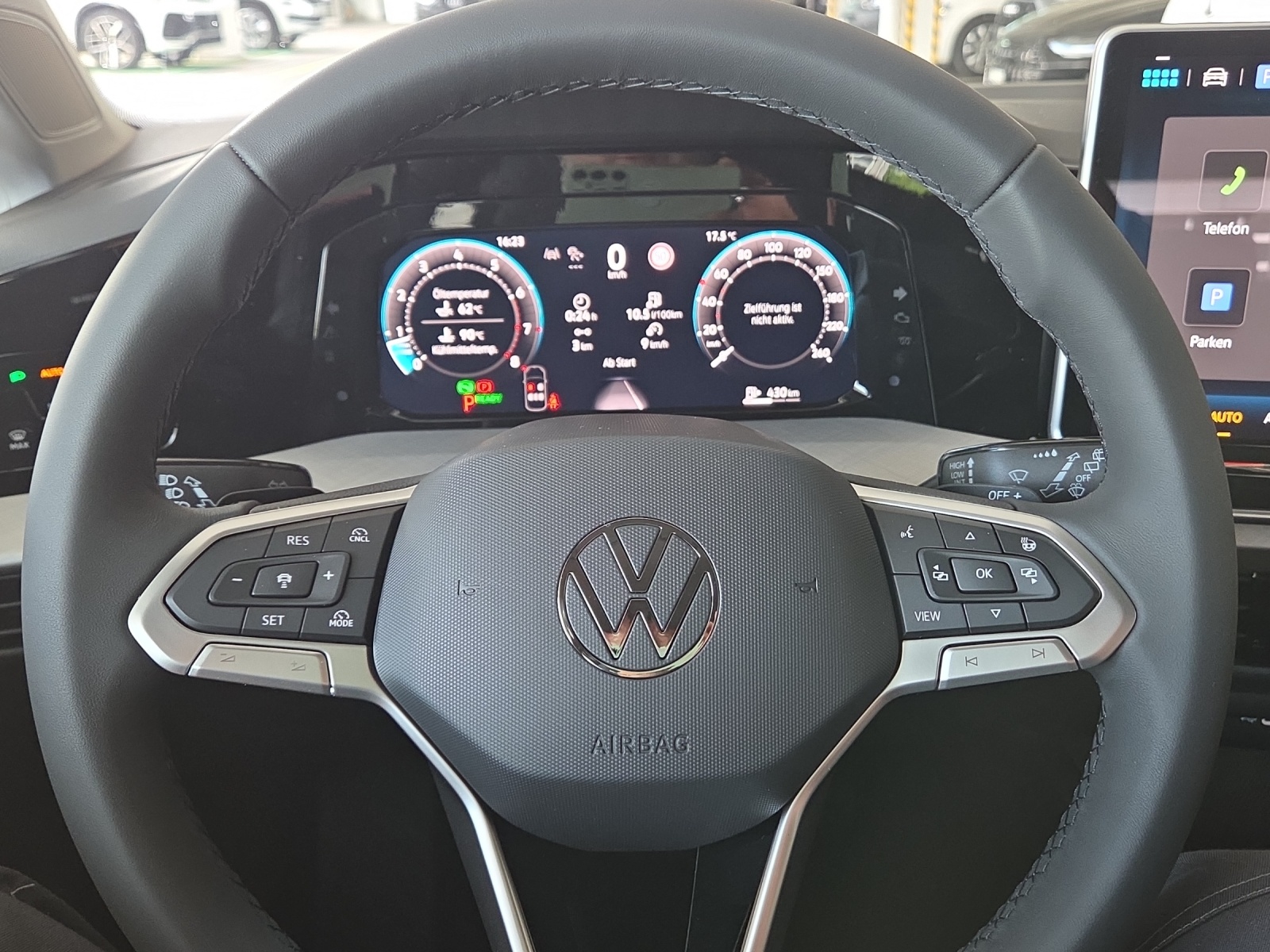 VW Golf 1.5 e TSI mHEV Value DSG-image-9