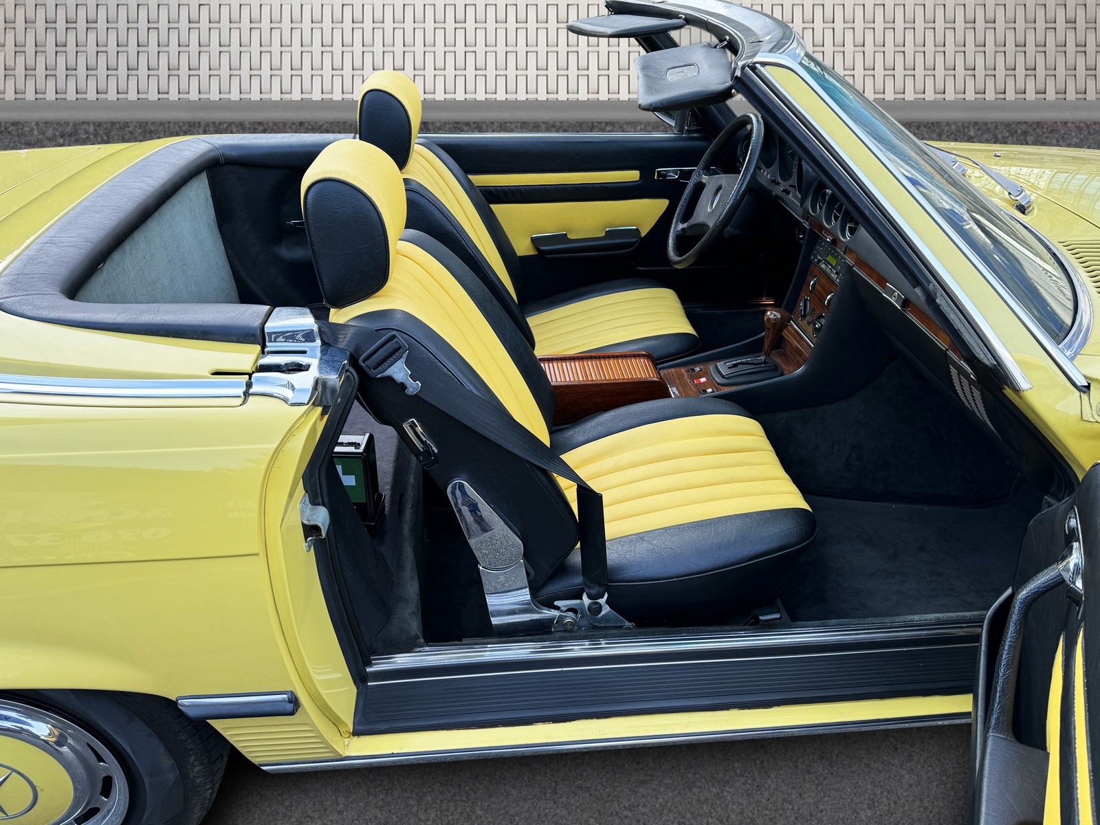 MERCEDES-BENZ 280 SL-image-12