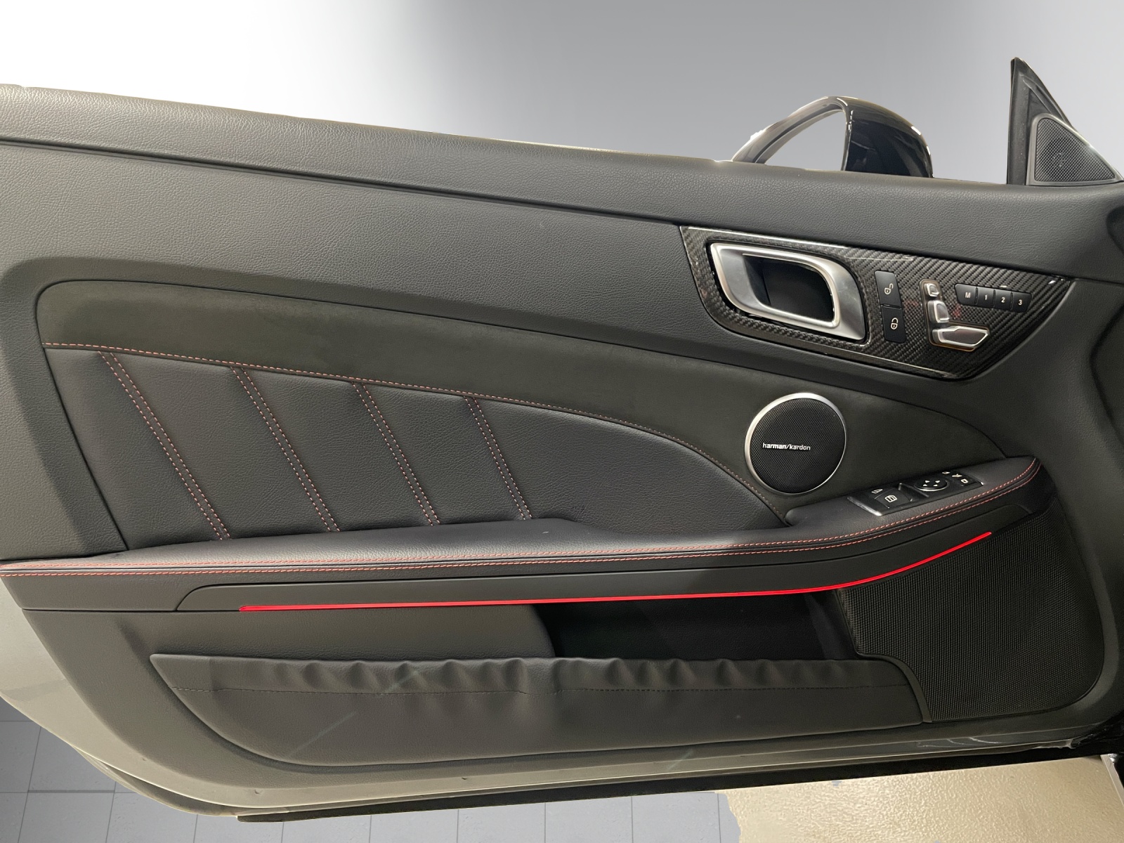 MERCEDES-BENZ SLC 43 AMG-image-7