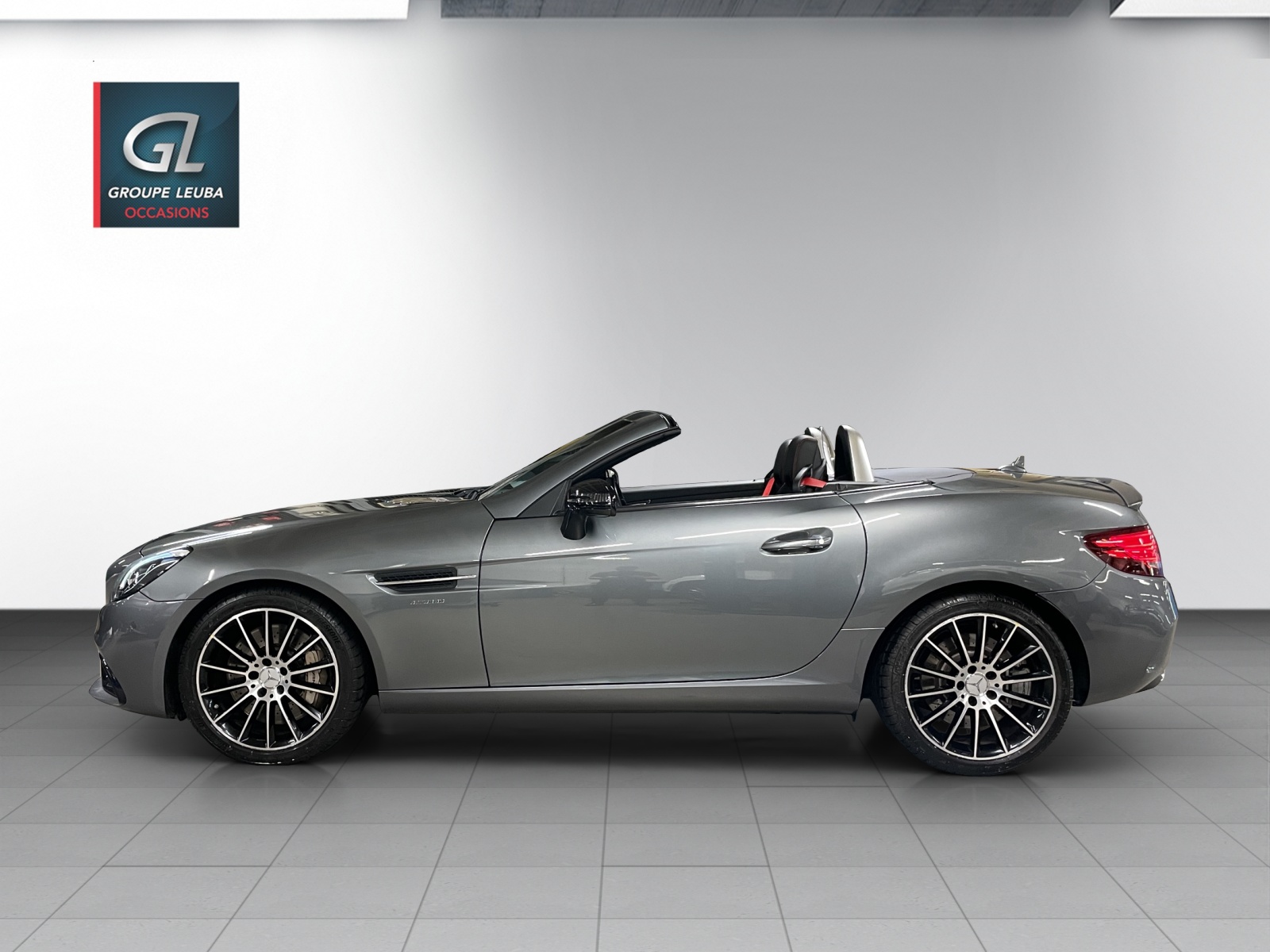 MERCEDES-BENZ SLC 43 AMG-showroom-element-2