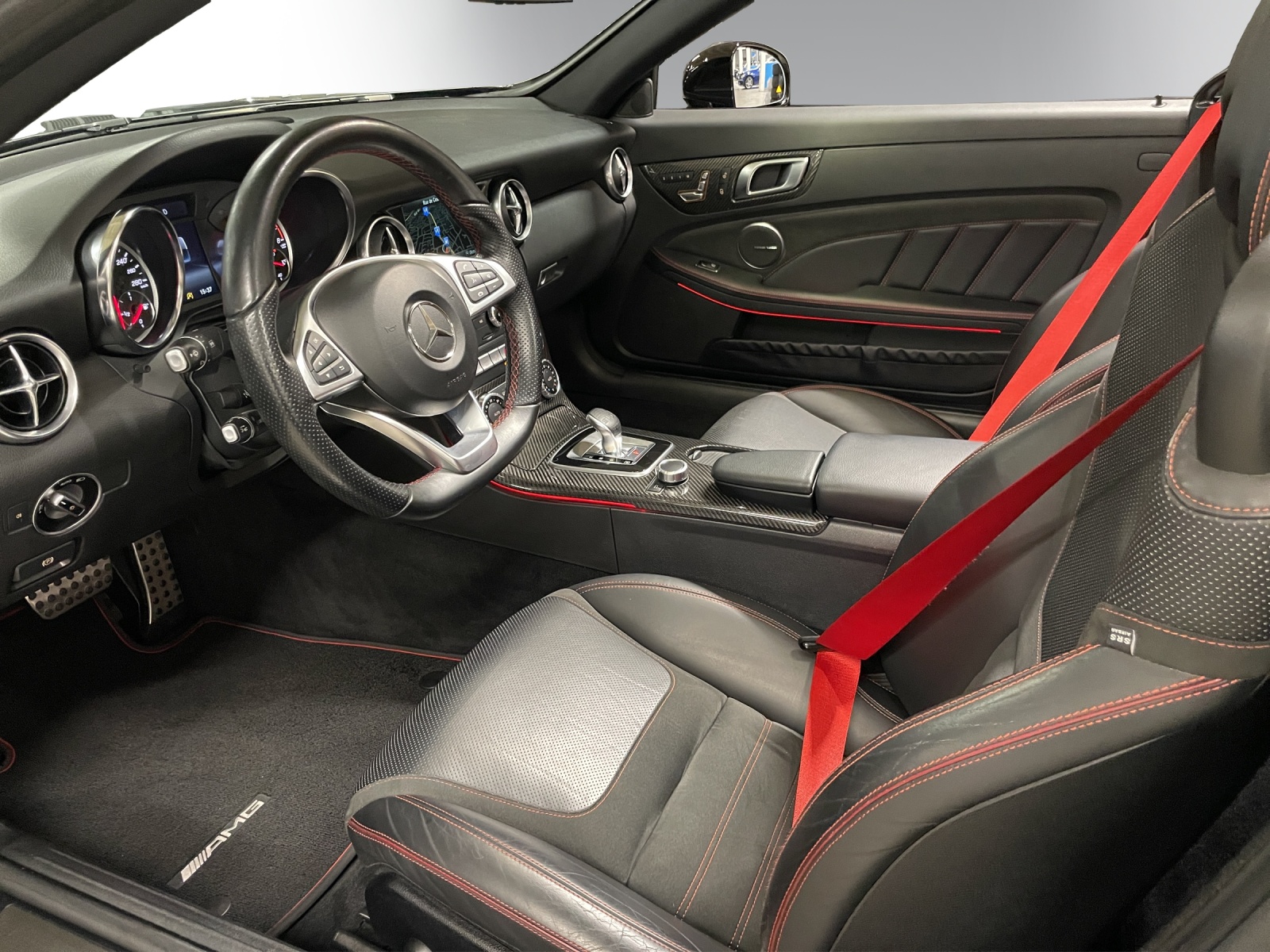 MERCEDES-BENZ SLC 43 AMG-image-6