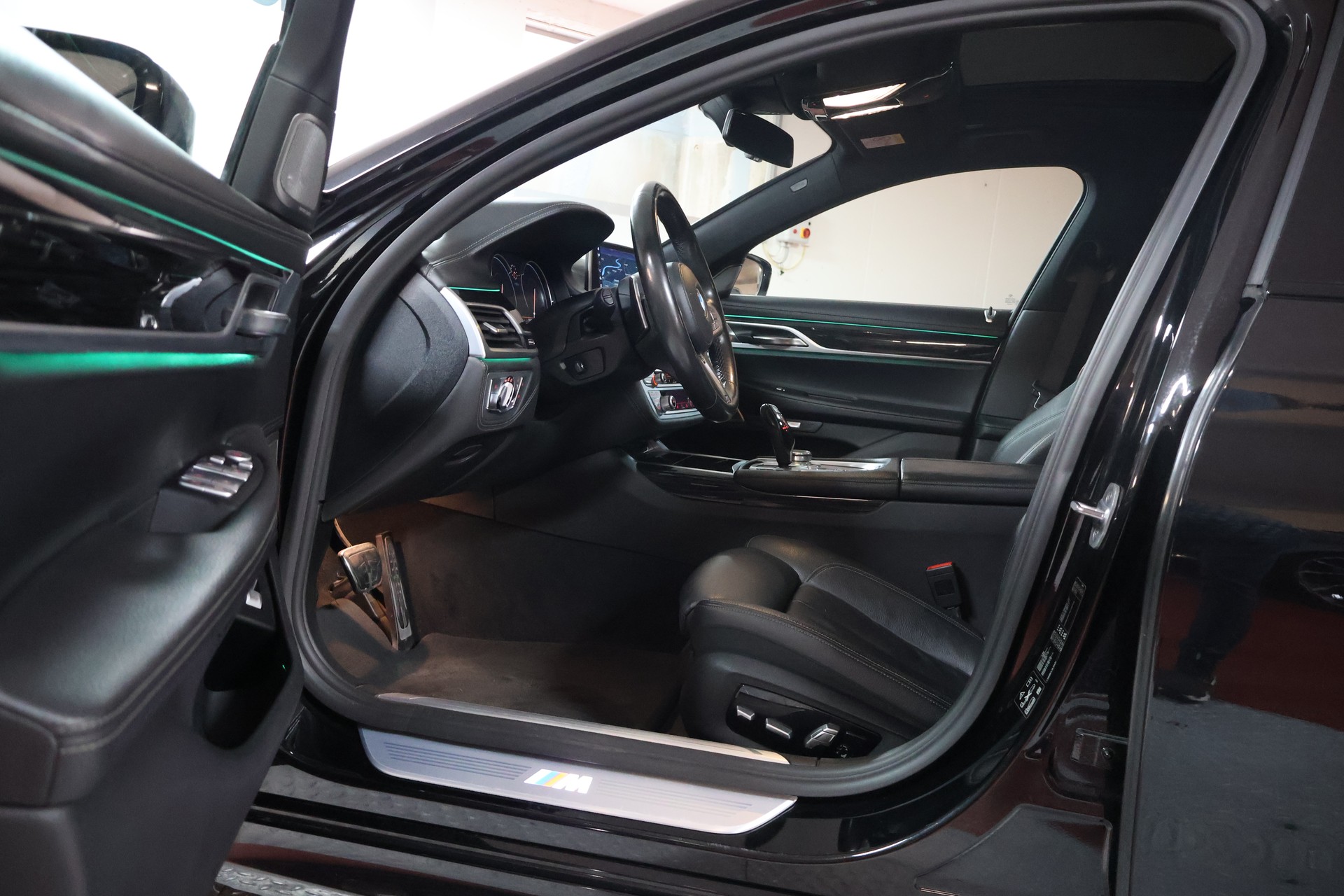 BMW 740d xDrive Steptronic M Sportpaket-image-7