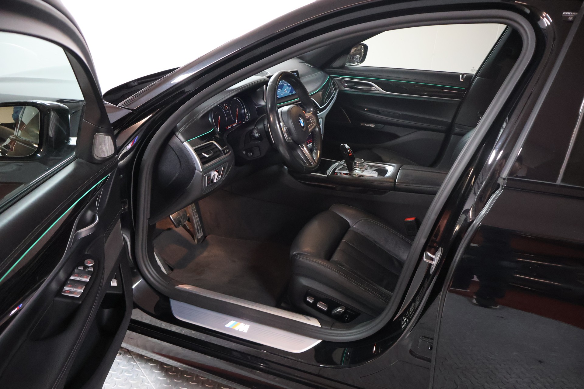 BMW 740d xDrive Steptronic M Sportpaket-image-6