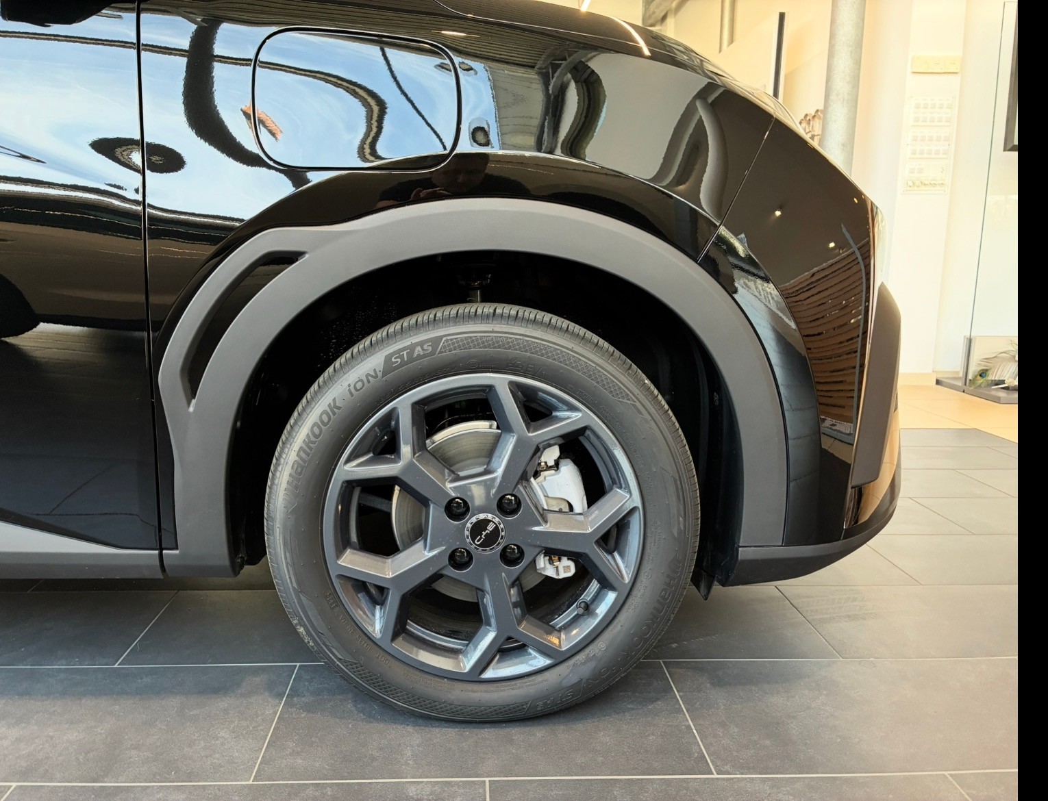 BYD Dolphin Surf Comfort-showroom-element-3