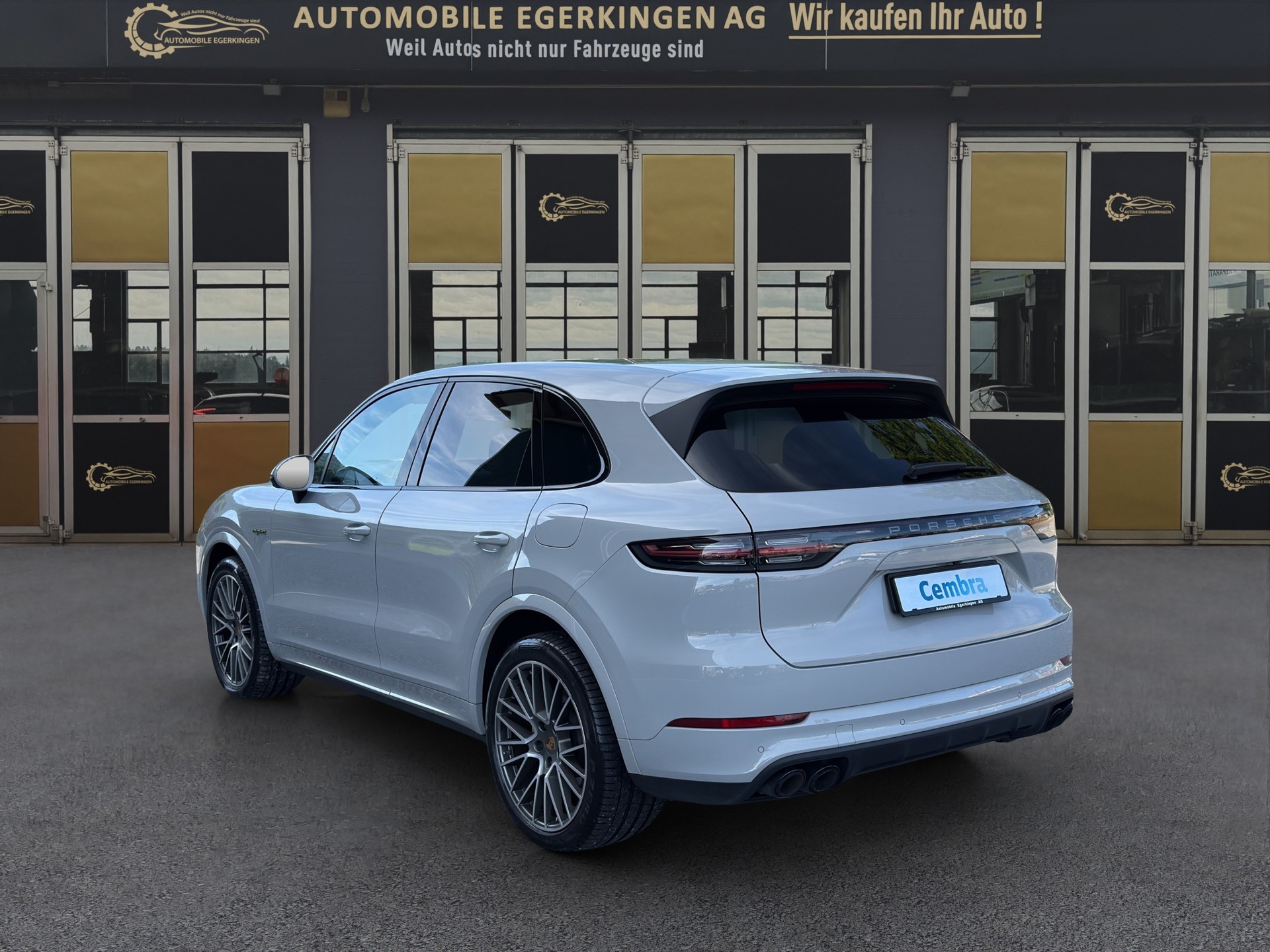 PORSCHE Cayenne 3.0 V6 E-Hybrid Platinum Edition-image-6