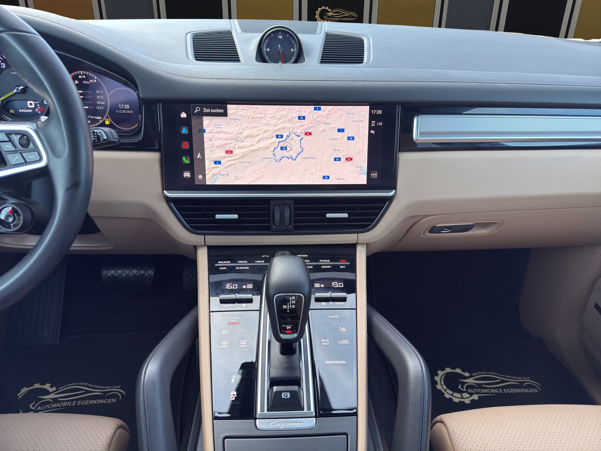 PORSCHE Cayenne 3.0 V6 E-Hybrid Platinum Edition-image-15