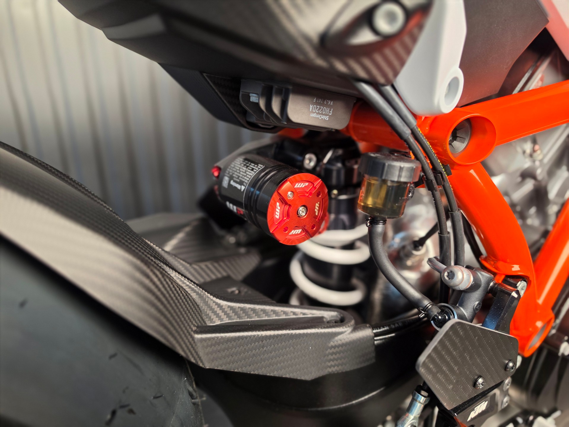 KTM 1390 Super Duke RR-image-7
