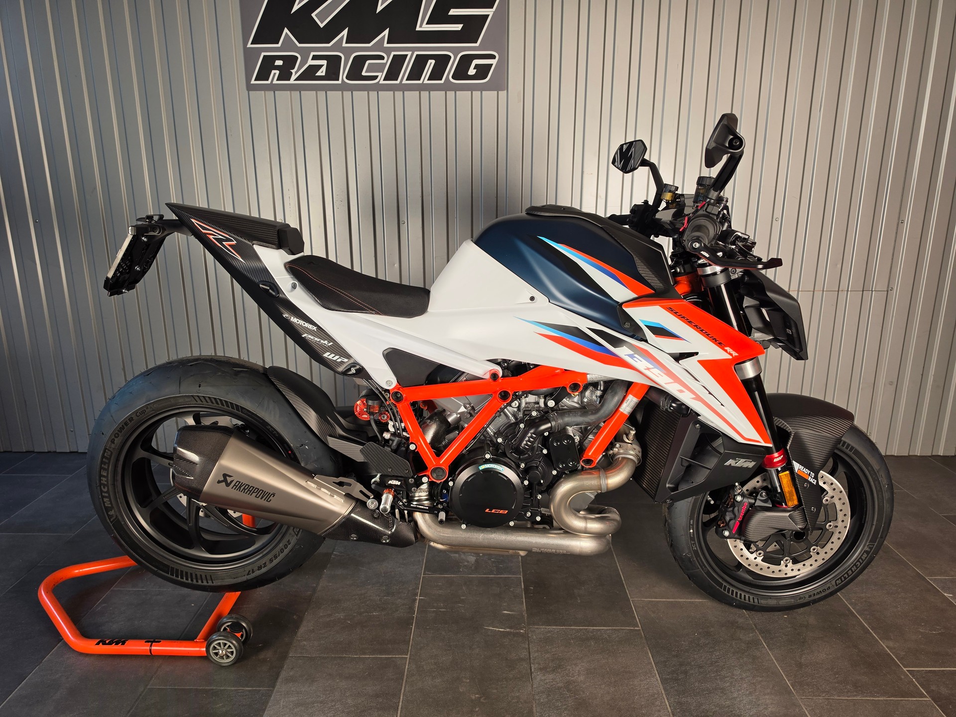 KTM 1390 Super Duke RR-image-3