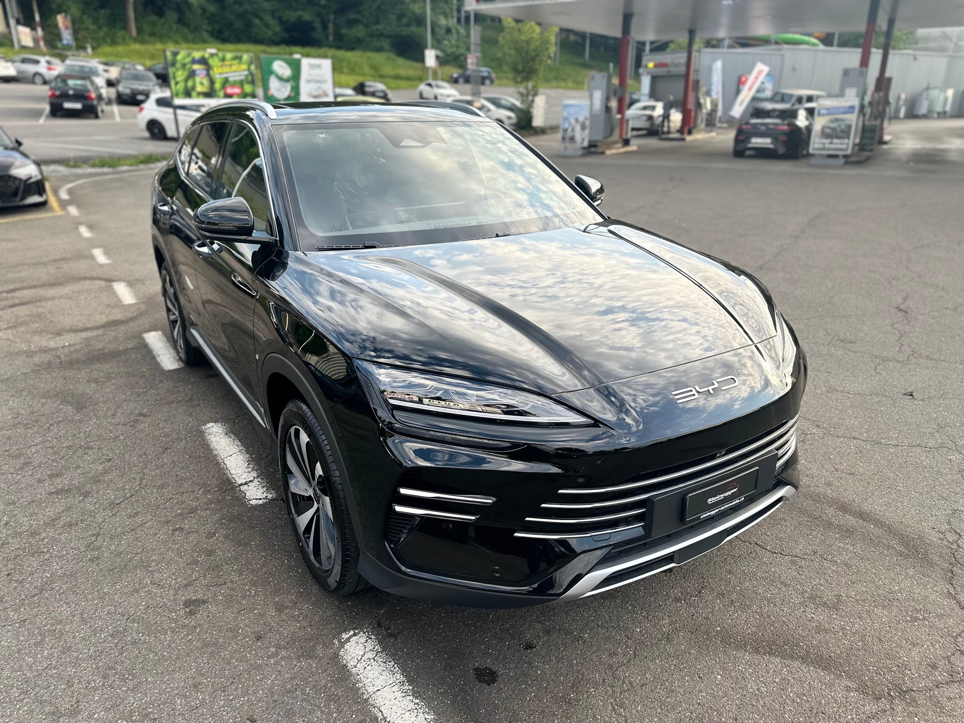 BYD Seal U DM-i Design AWD-showroom-element-1