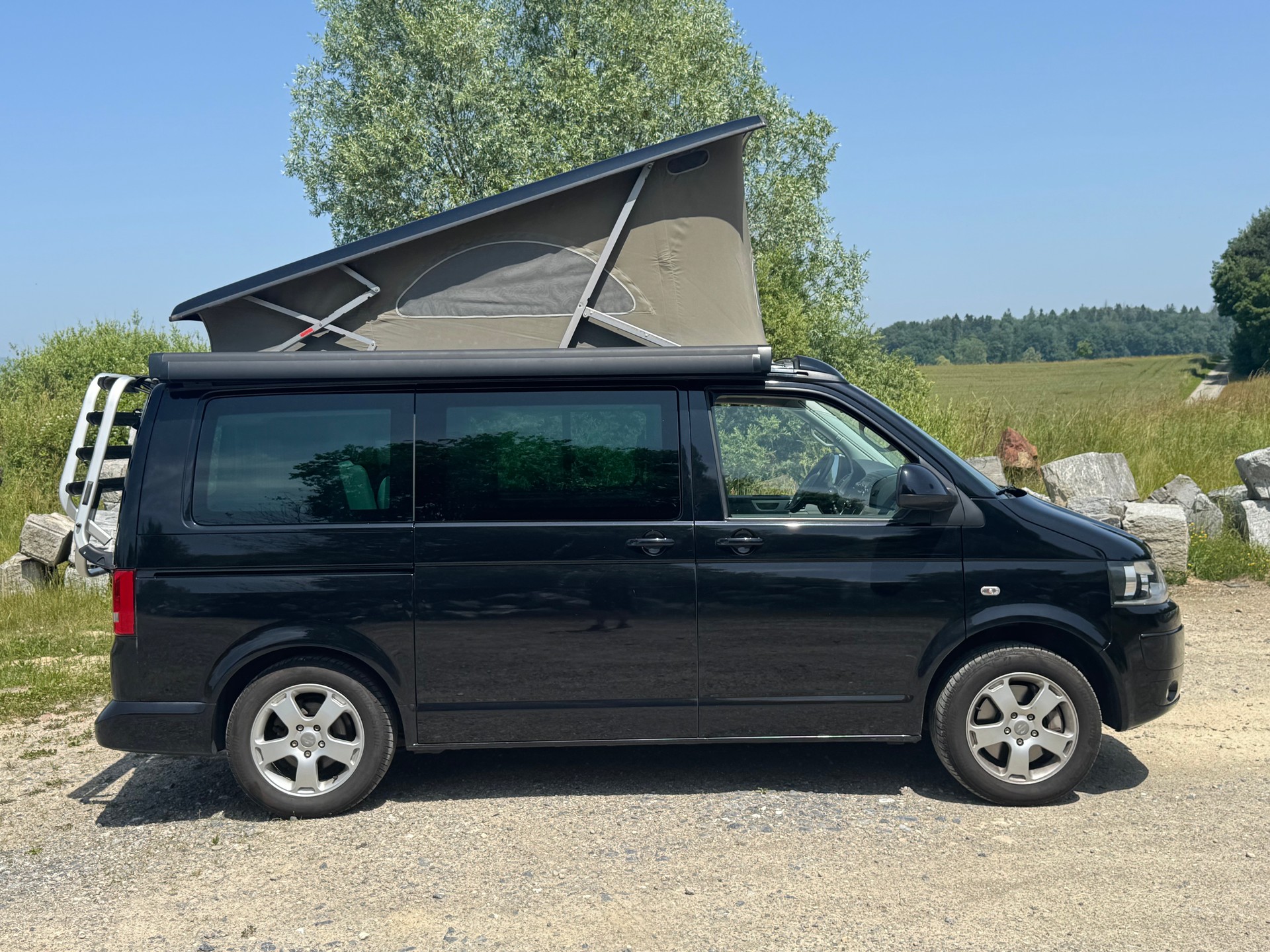 VW CALIFORNIA-image-11