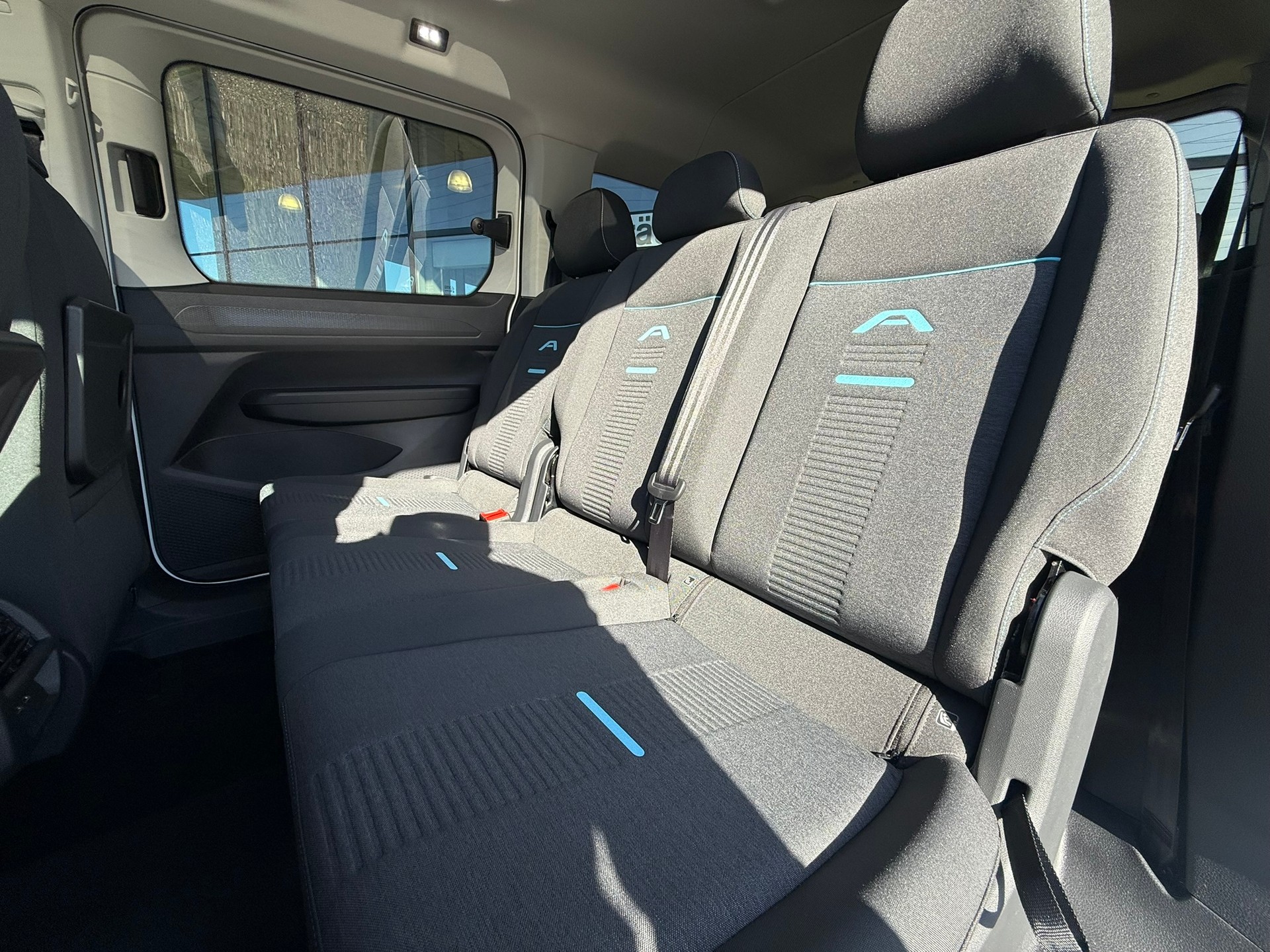 FORD Grand Tourneo Connect 2.0 EcoBlue AWD Active-image-8