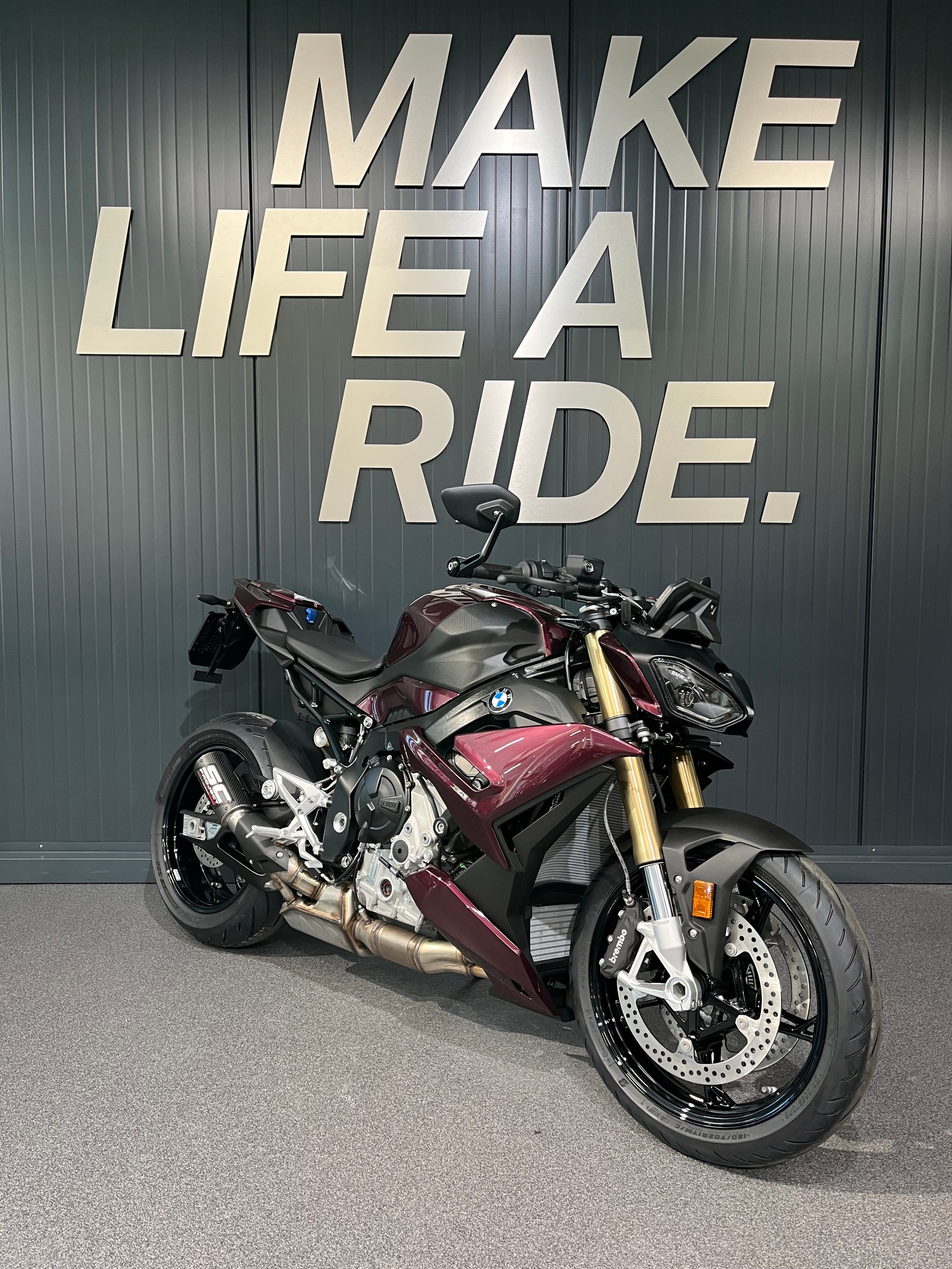 BMW S 1000 R-showroom-element-1
