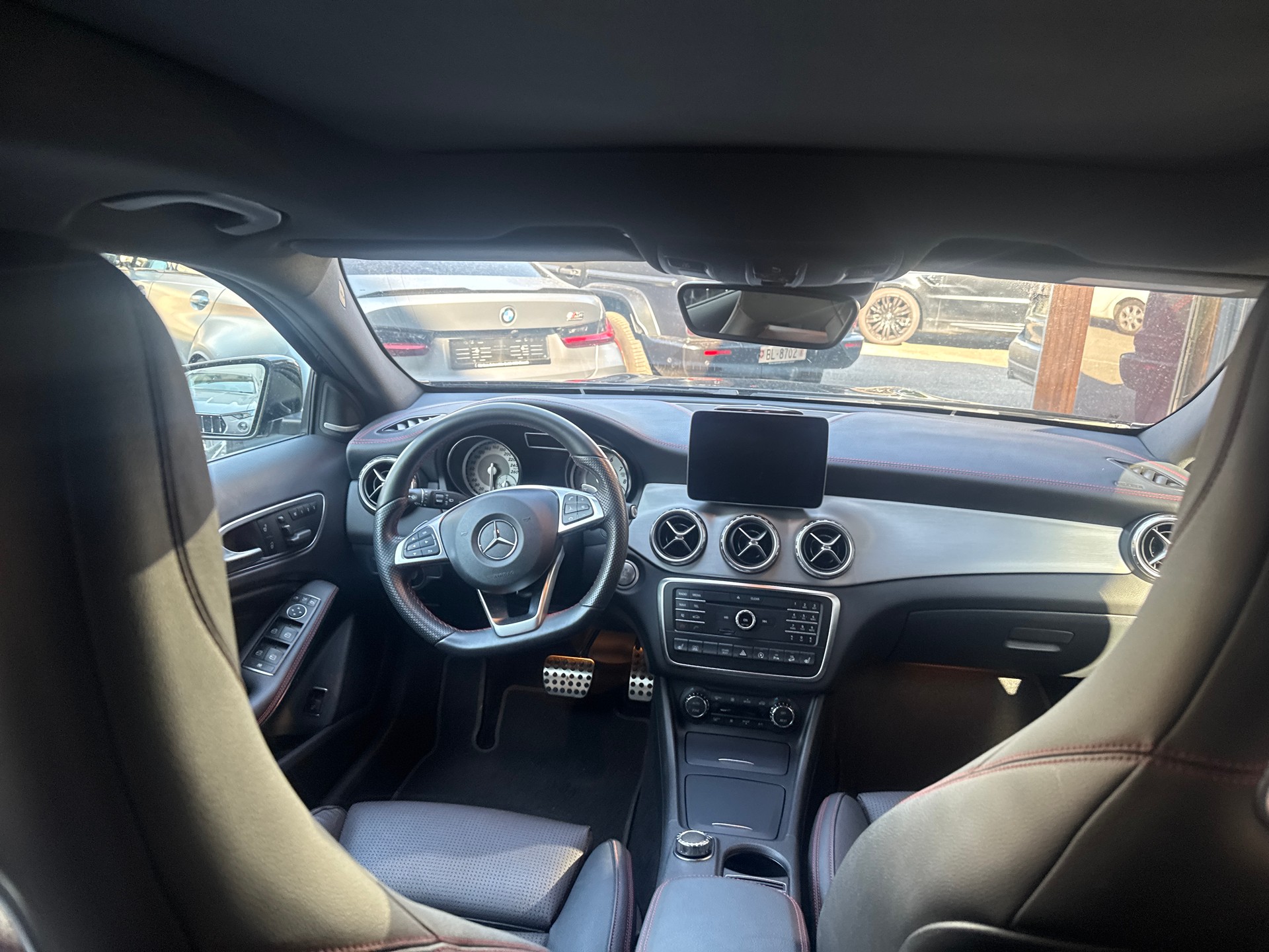 MERCEDES-BENZ GLA 250 AMG Line 4Matic 7G-DCT-image-5