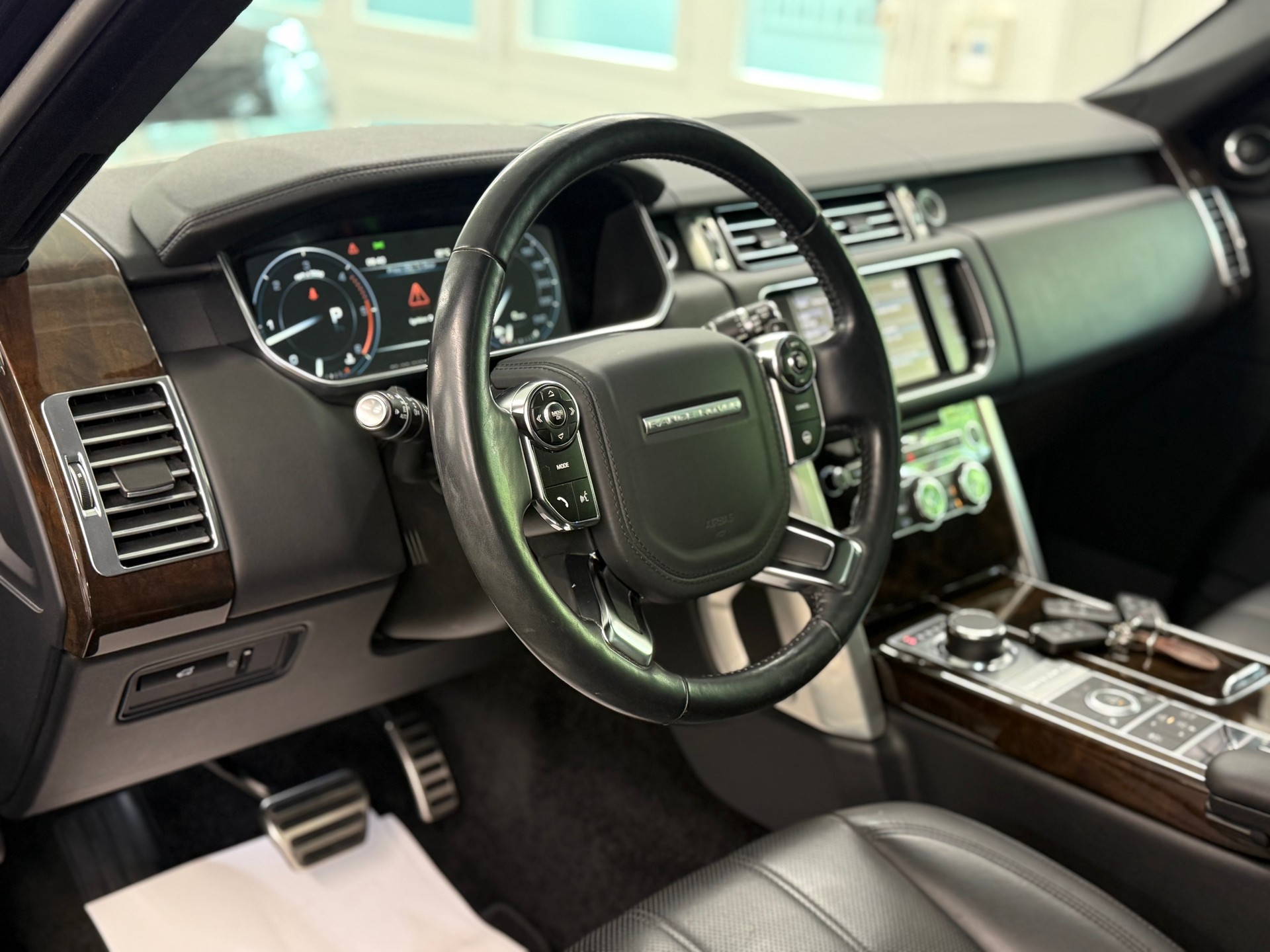 LAND ROVER Range Rover 4.4 SDV8 Vogue Automatic-image-12