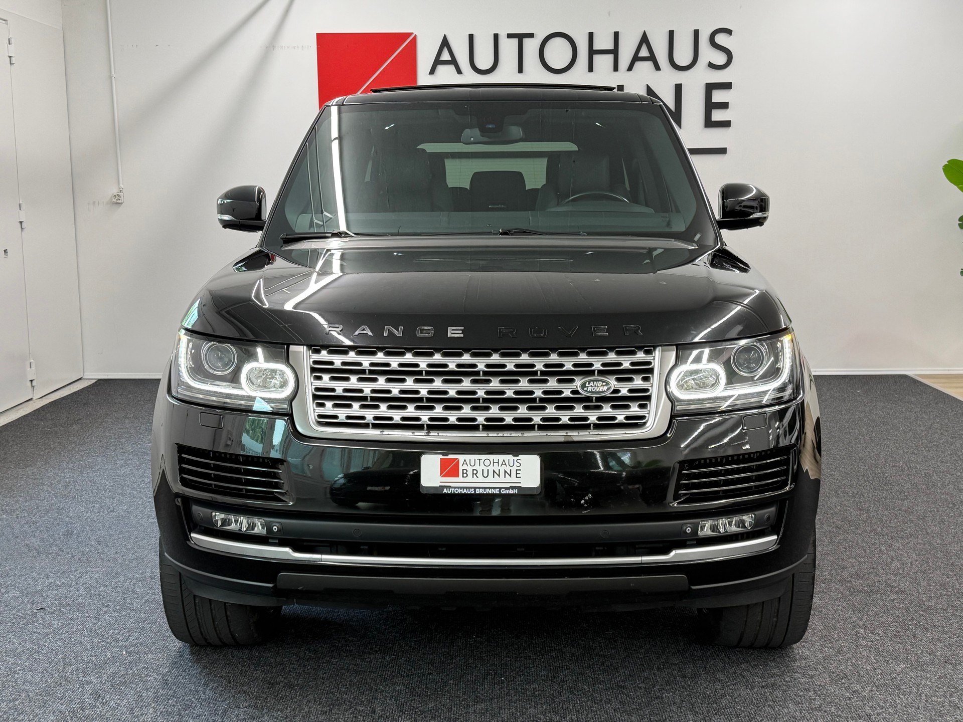 LAND ROVER Range Rover 4.4 SDV8 Vogue Automatic-showroom-element-1