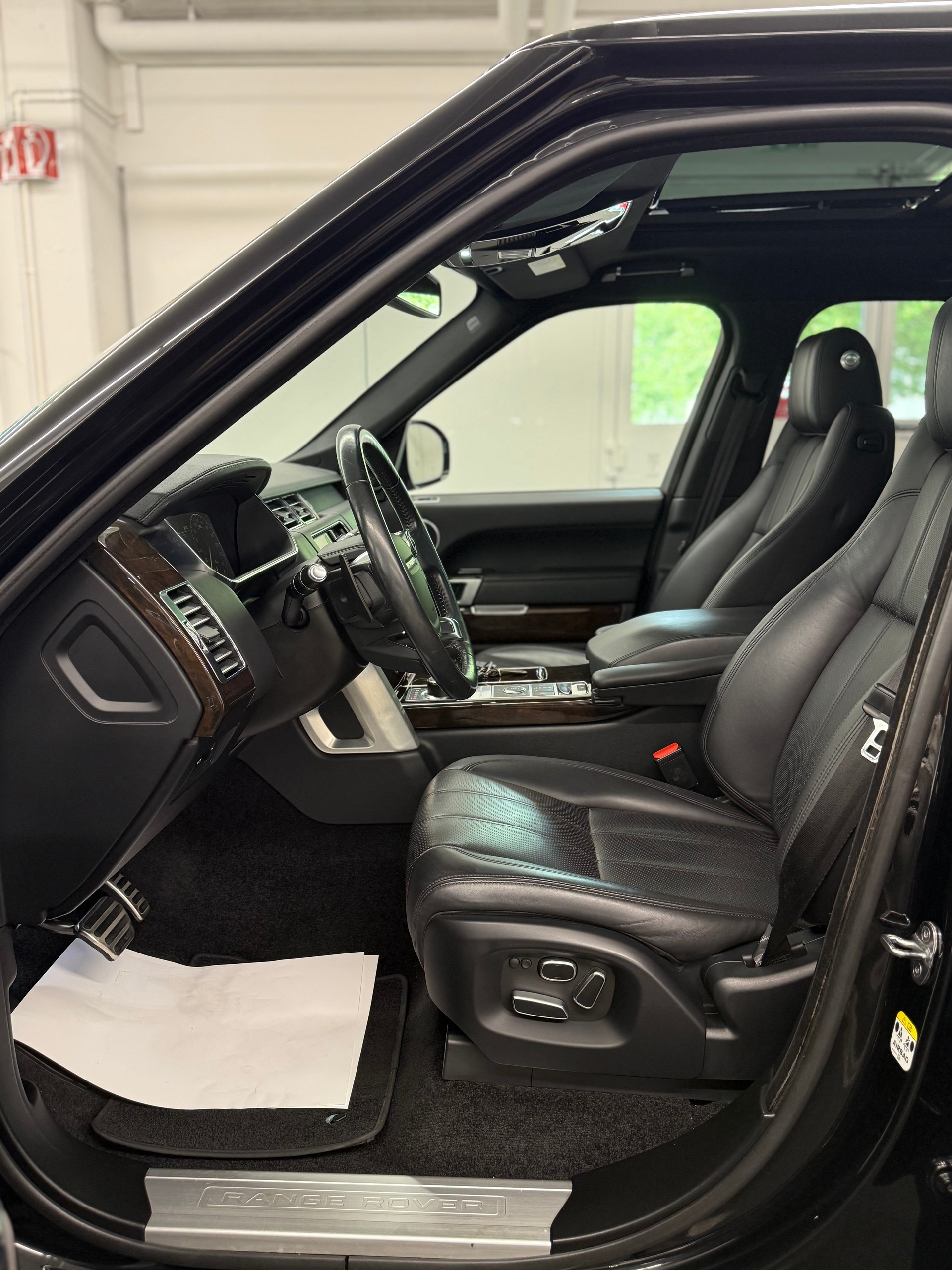 LAND ROVER Range Rover 4.4 SDV8 Vogue Automatic-image-16