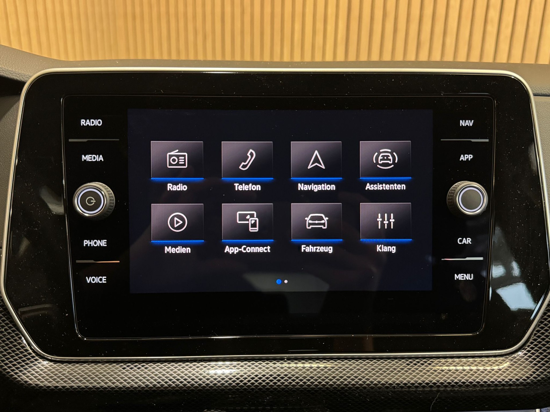 VW T-Cross 1.0 TSI EVO R-Line DSG *Deep Black*-image-15