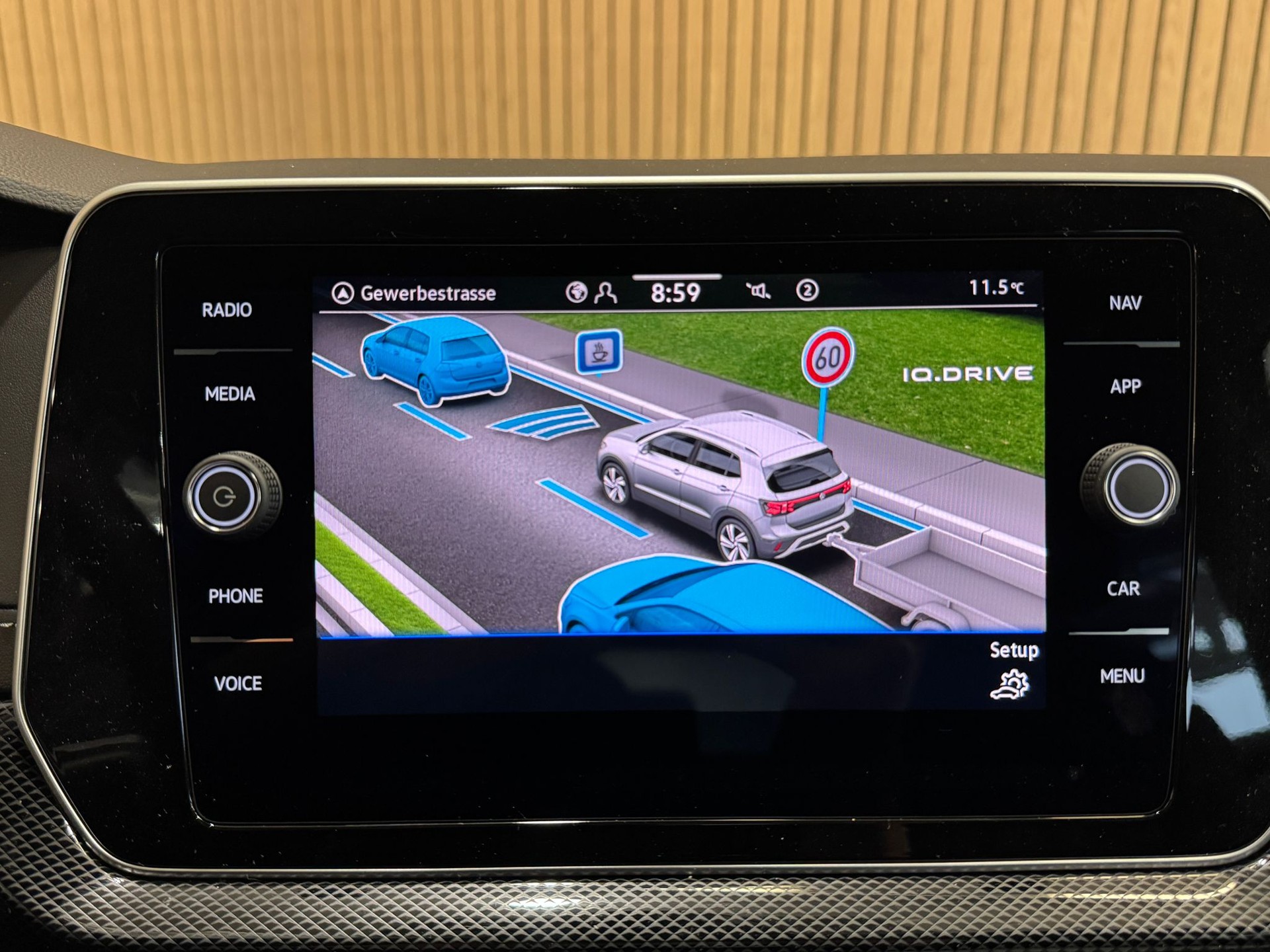 VW T-Cross 1.0 TSI EVO R-Line DSG *Deep Black*-image-19