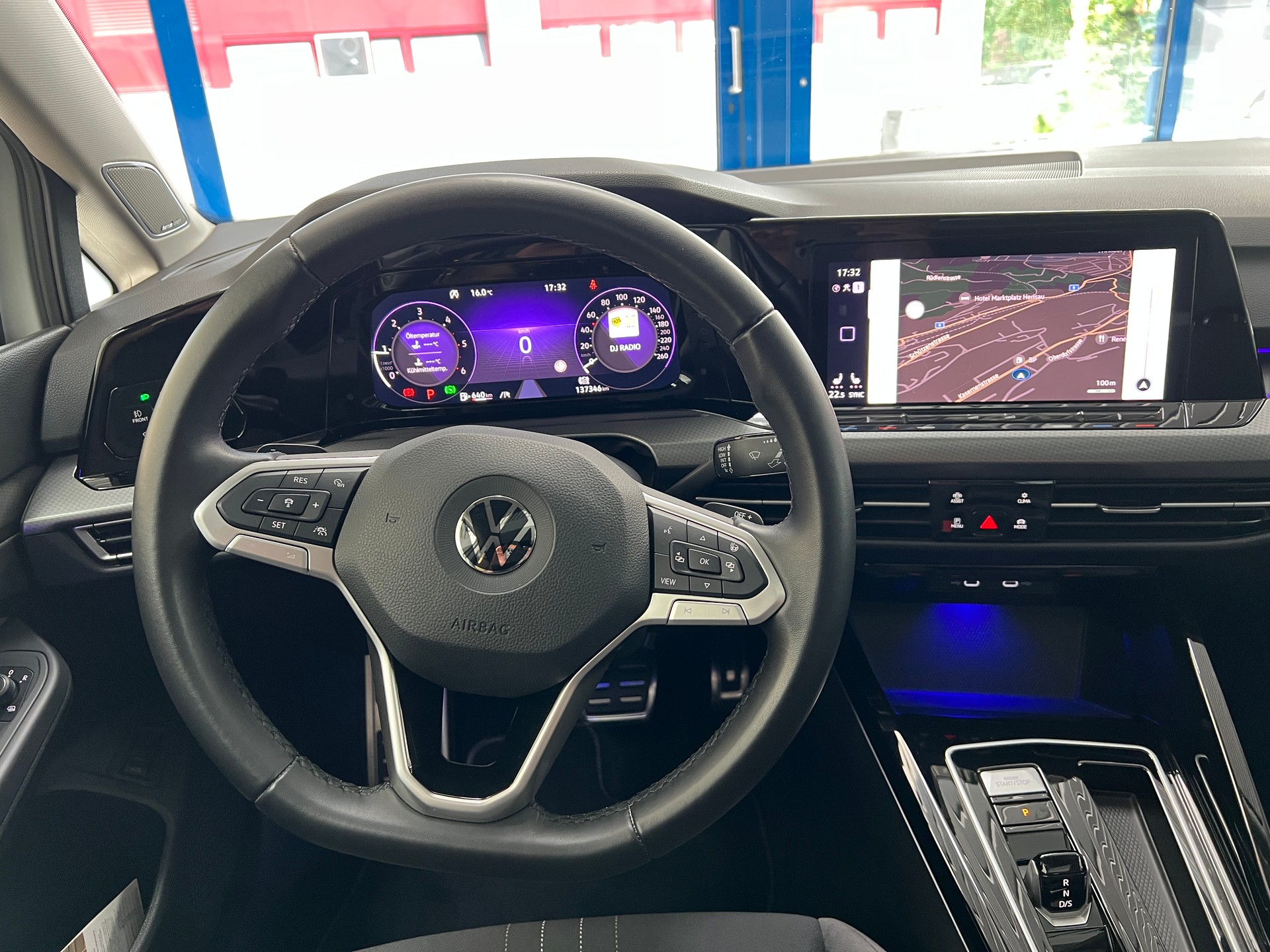 VW Golf 2.0 TDI Alltrack DSG 4Motion-image-16
