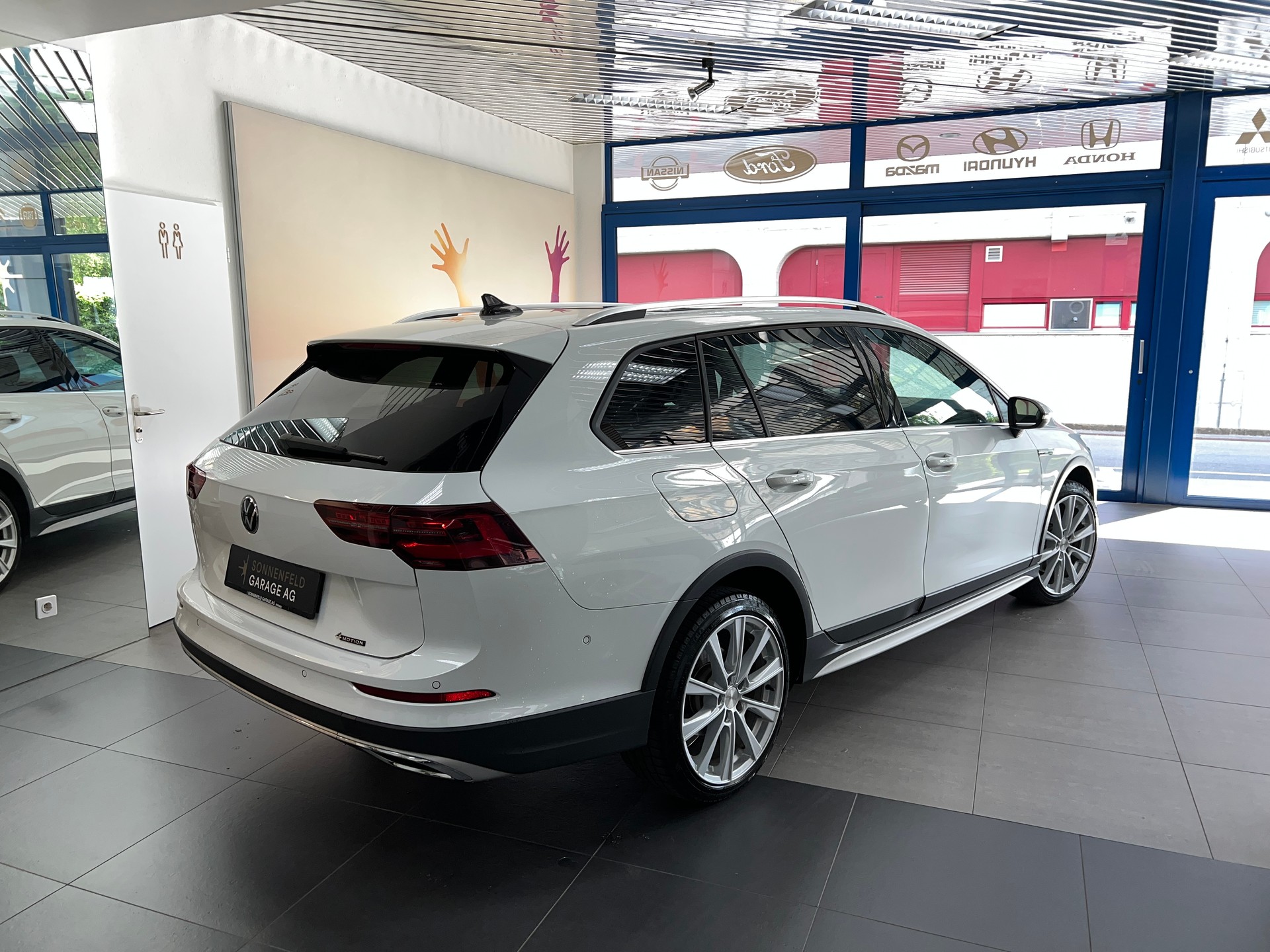 VW Golf 2.0 TDI Alltrack DSG 4Motion-image-4