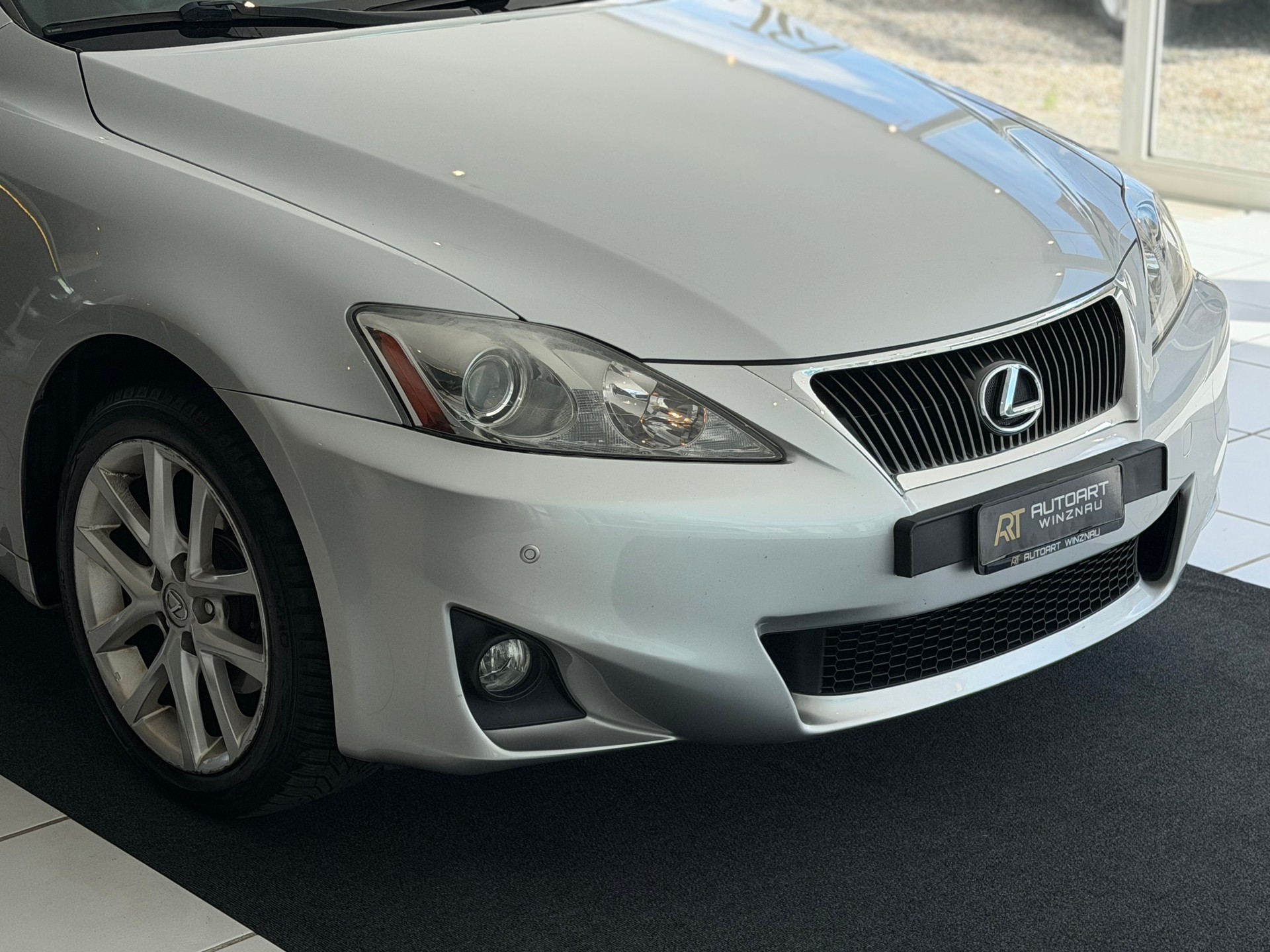 LEXUS IS 220d Edition **Frisch ab MFK & Service**-showroom-element-3